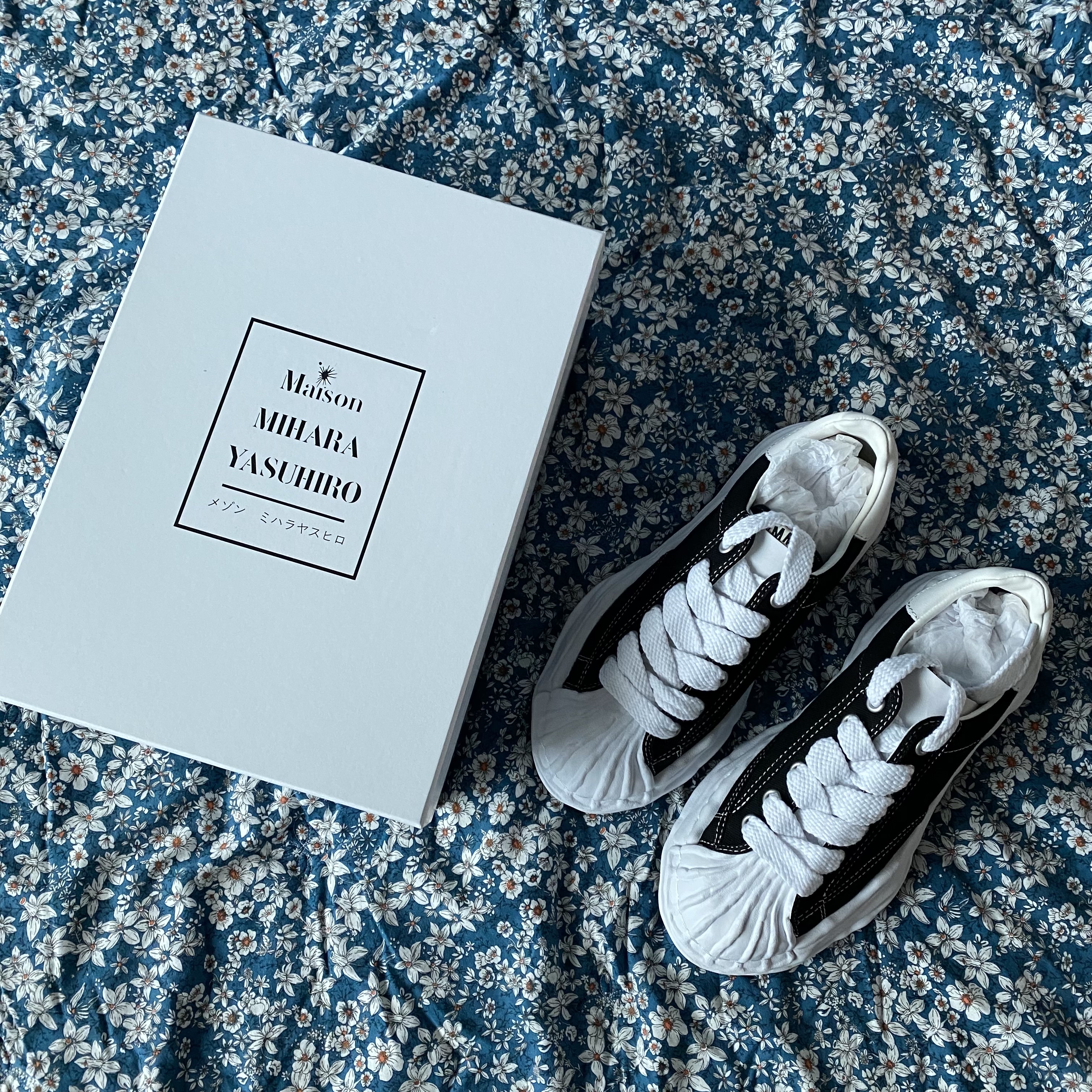 Maison Mihara Yasuhiro Blakey OG Sole Canvas Low-top Sneakers Black White 착용 스타일
