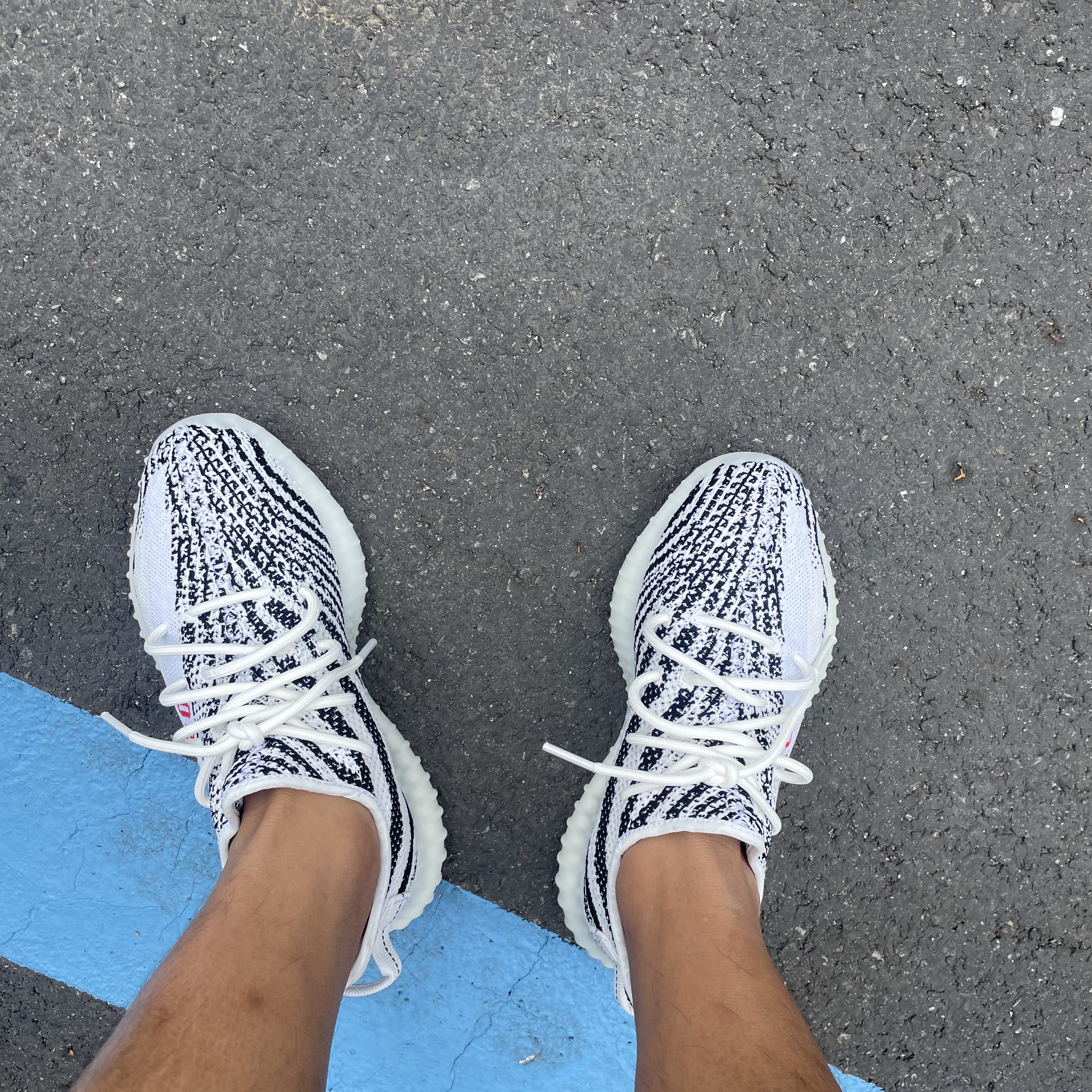 Adidas Yeezy Boost 350 V2 Zebra 2022/2023 착용 스타일