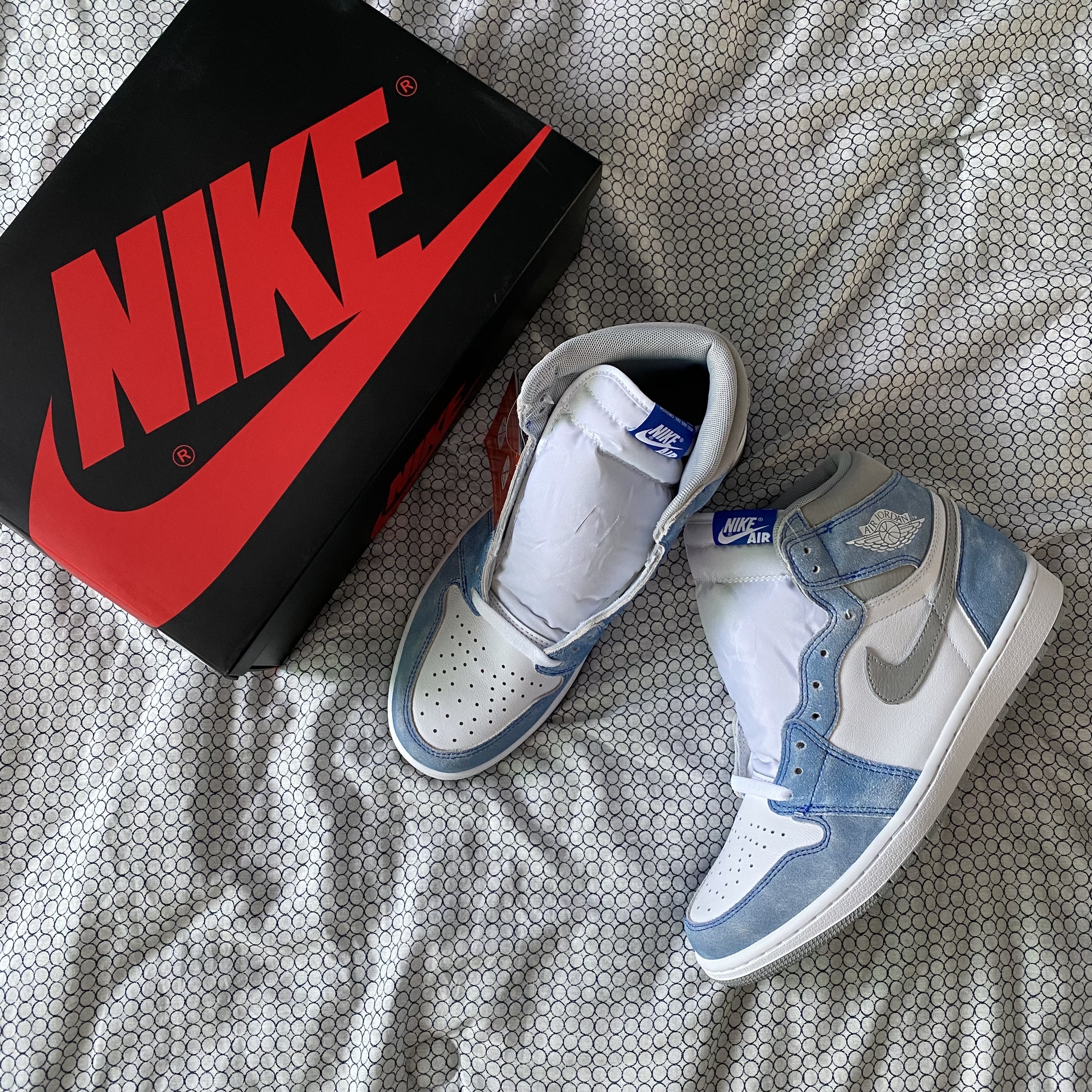 Jordan 1 Retro High OG Hyper Royal 착용 스타일