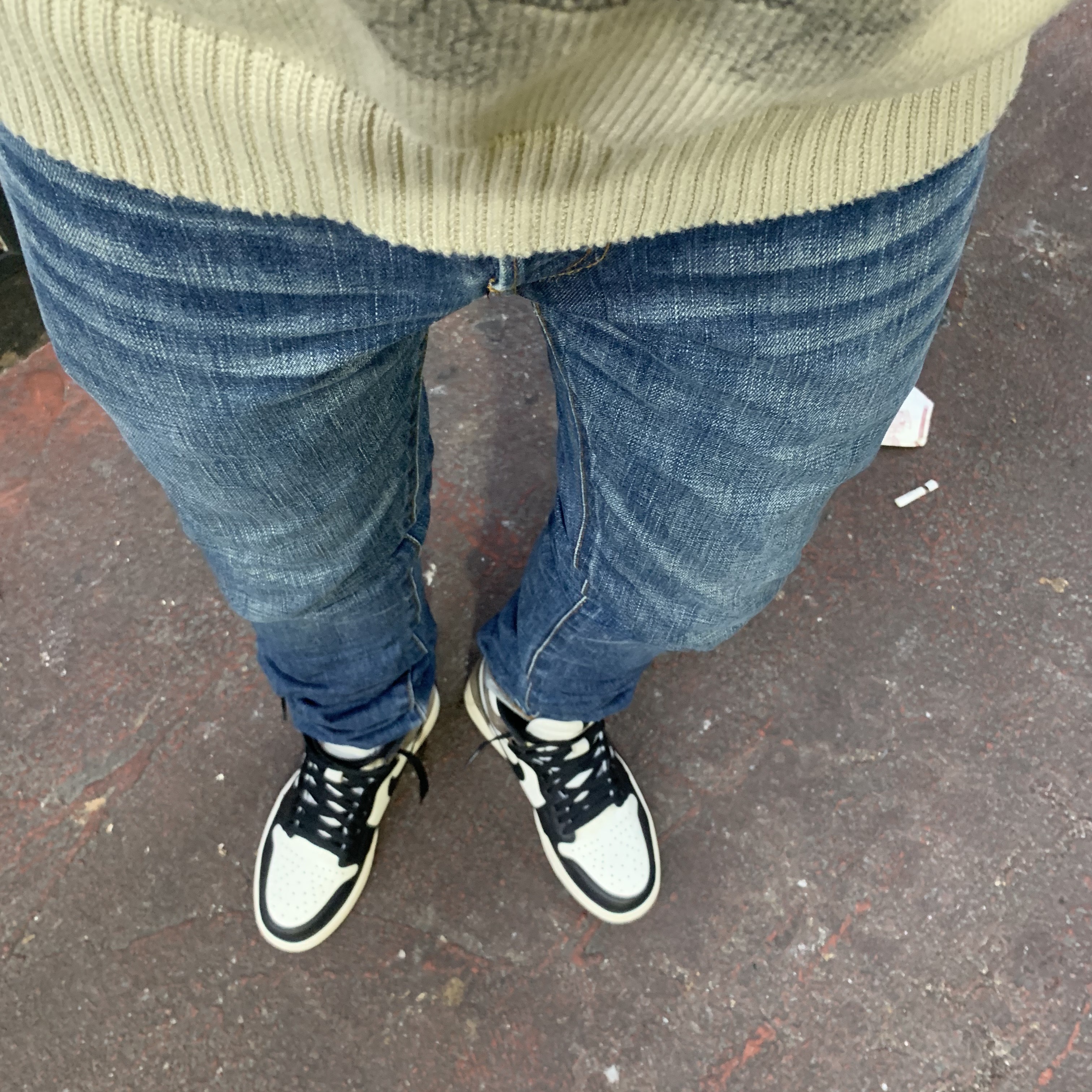 Jordan 1 Retro High OG Black Mocha 착용 스타일