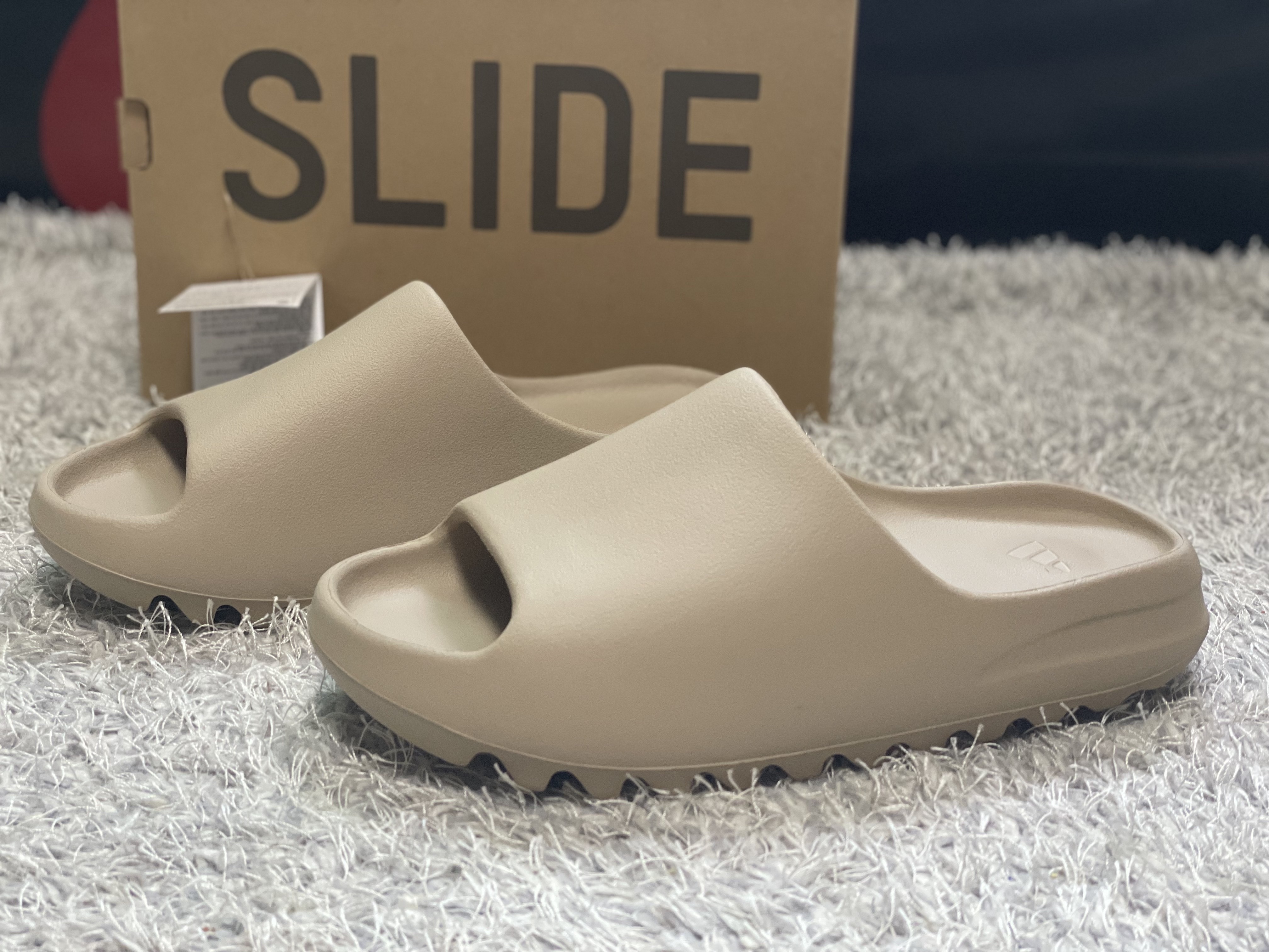 Adidas Yeezy Slide Pure, Adidas Yeezy Slide Pure - Re-Release Ver. 착용 스타일