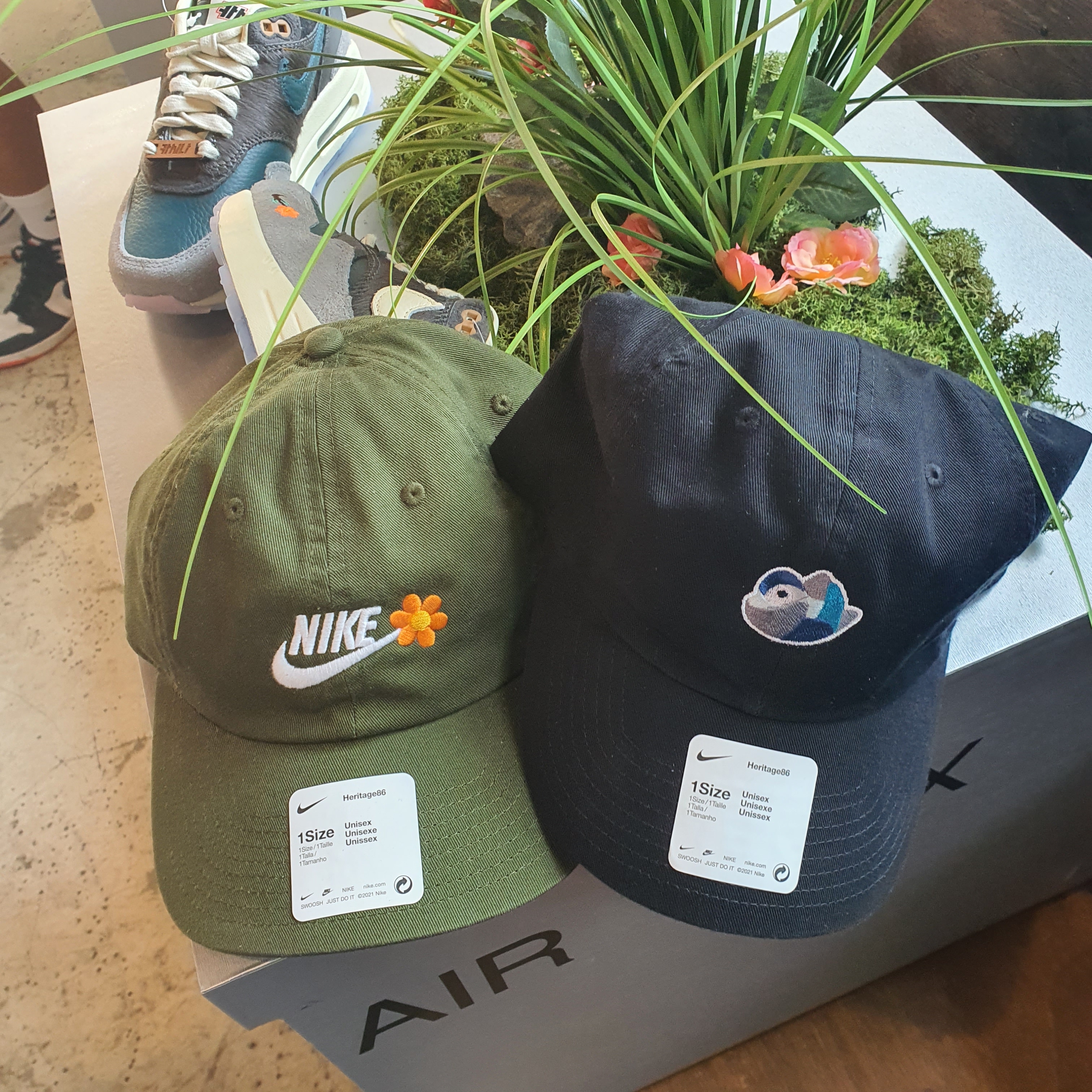 Nike x Kasina Heritage 86 Futura Washed Cap Won-Ang Black, Nike x Kasina Heritage 86 Cap Won-Ang Rough Green 착용 스타일