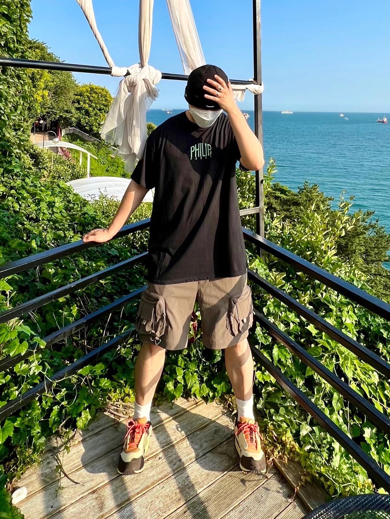 Nike x Travis Scott Air Max 1 Cact.us Brown, Nike ACG Cargo Shorts Ironstone - Asia 착용 스타일 - 1