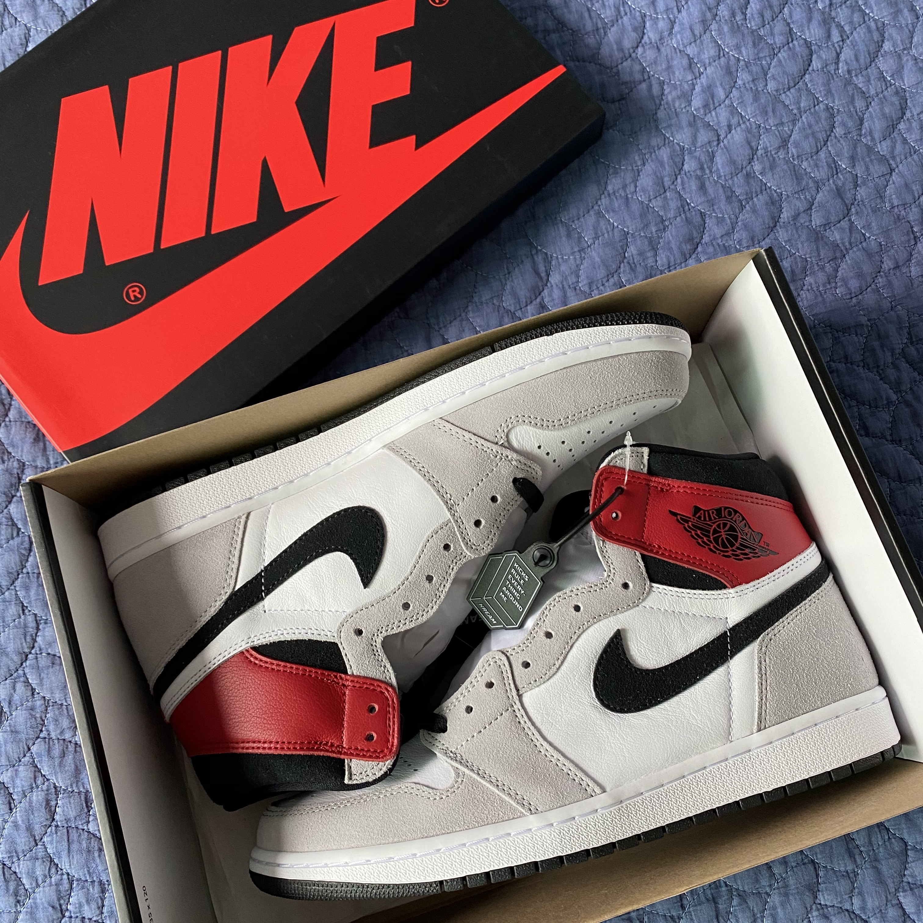 Jordan 1 Retro High OG Light Smoke Grey 착용 스타일