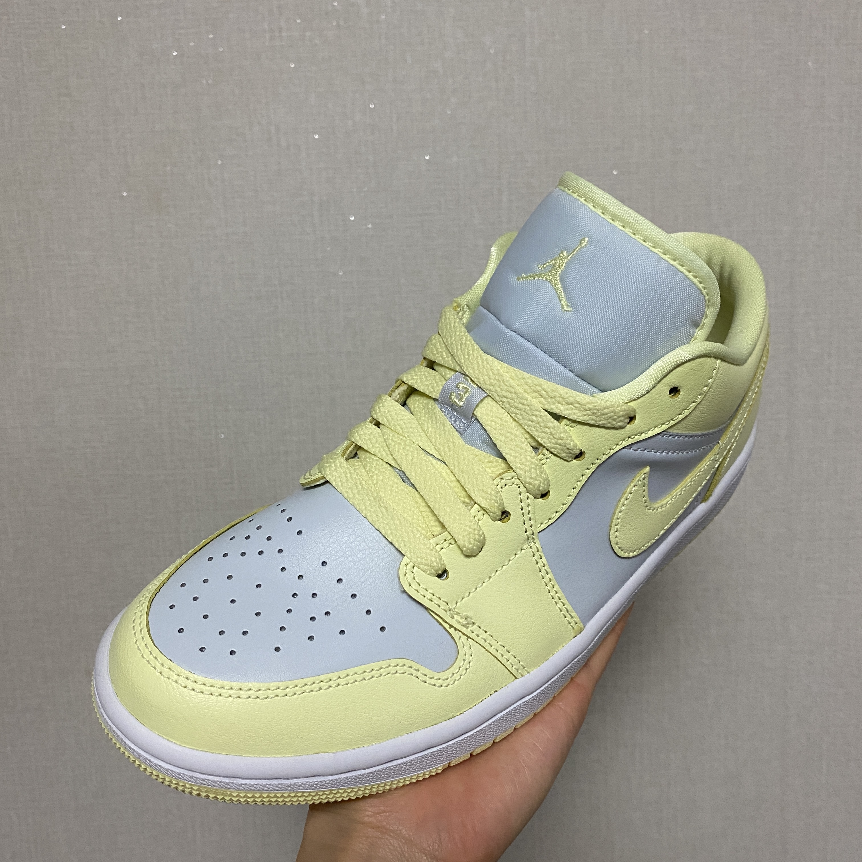 (W) Jordan 1 Low Citron Tint 착용 스타일 - 3