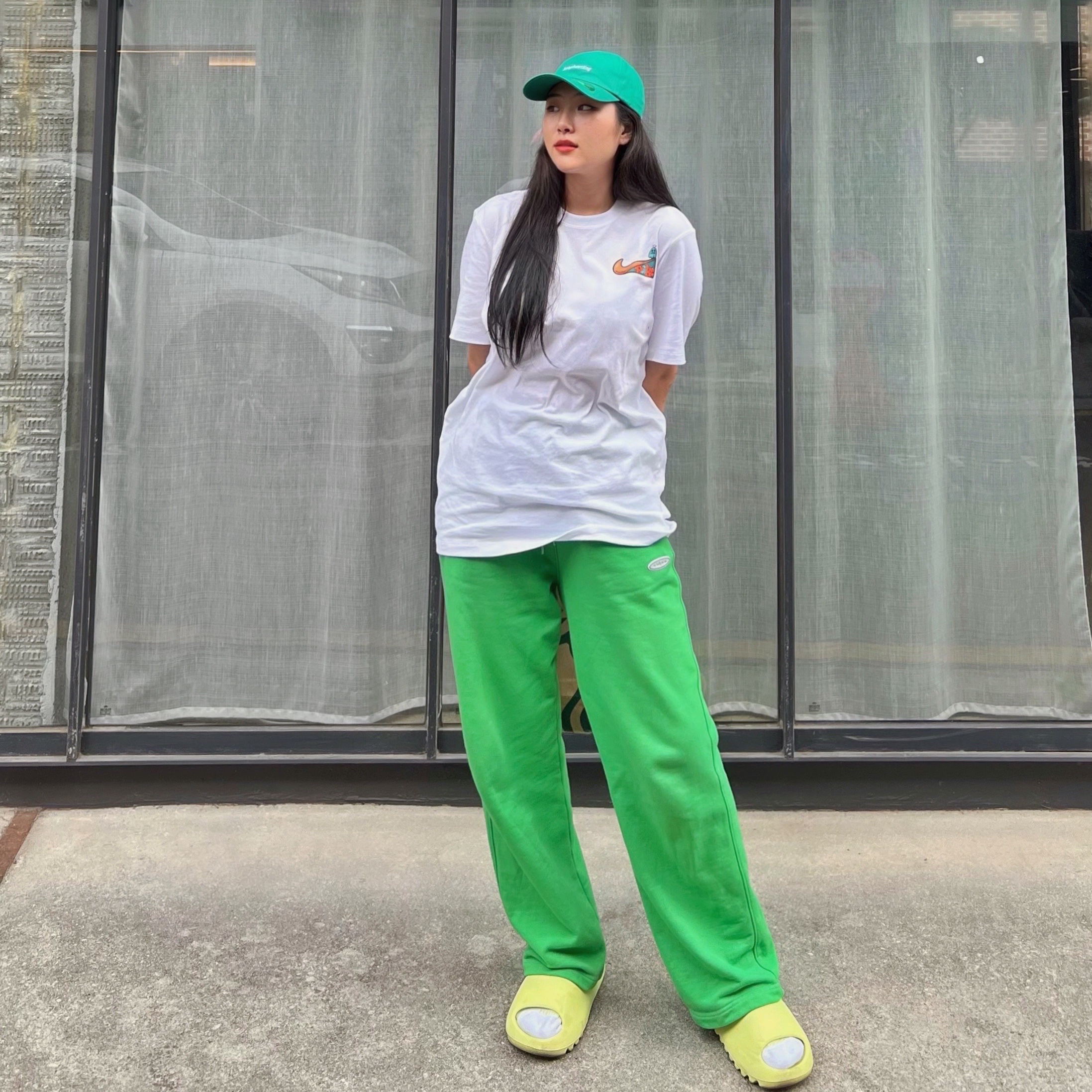 Nike x Kasina Air Max 1 SP Won-Ang Orange, Adidas Yeezy Slide Glow Green 착용 스타일 - 2