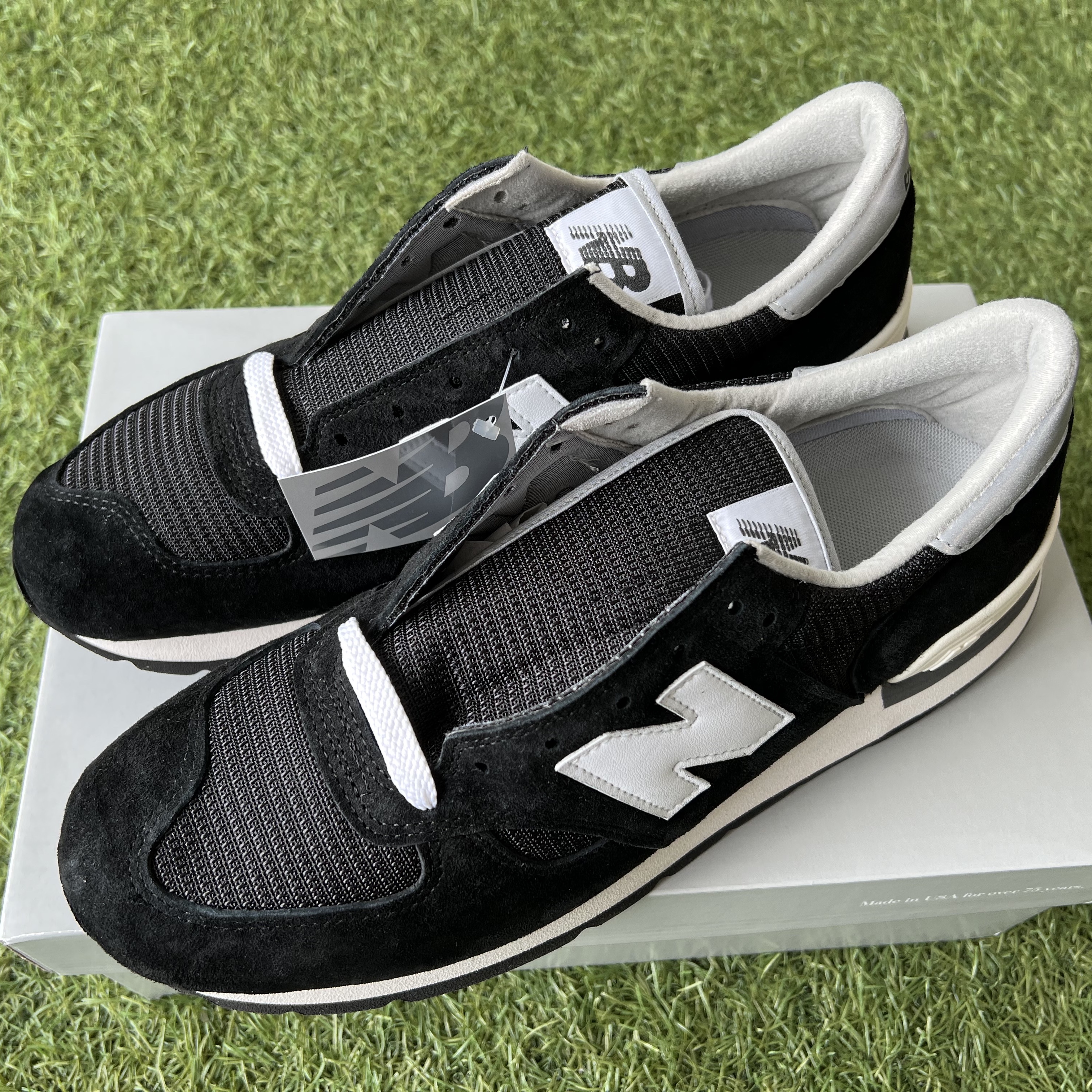 New Balance 990v1 Made in USA Black 착용 스타일 - 1