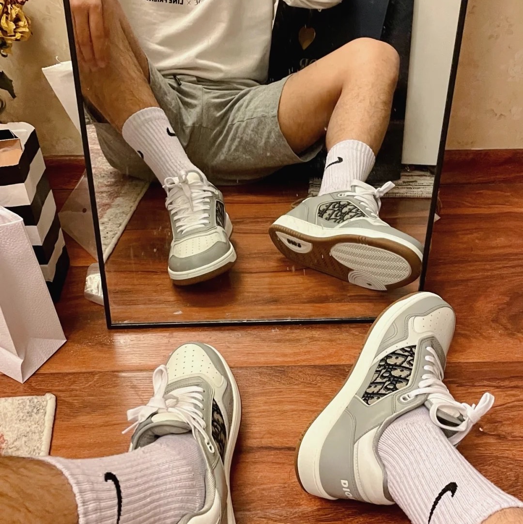 Dior B27 Low-Top Sneakers Gray 착용 스타일 - 3