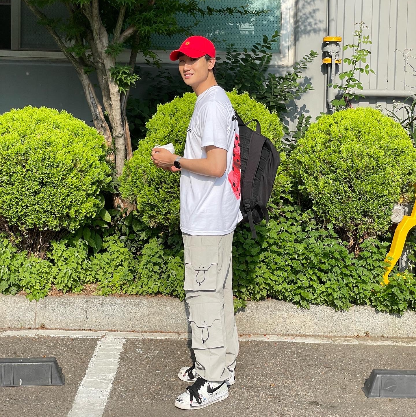 Stussy Fuzzy Dice T-Shirt White, Nike x Peaceminusone Air Force 1 Low Para-Noise 2.0 착용 스타일