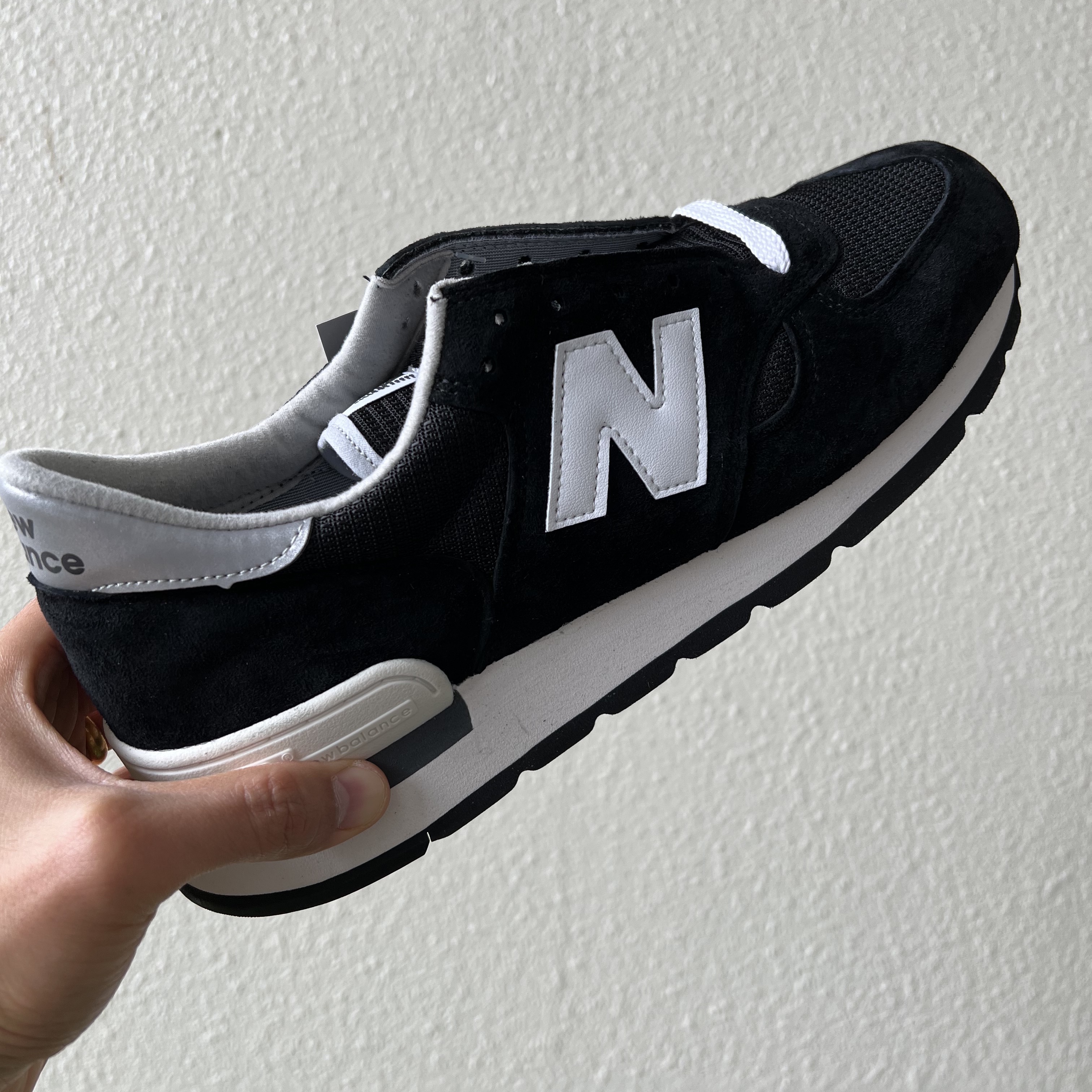 New Balance 990v1 Made in USA Black 착용 스타일 - 2