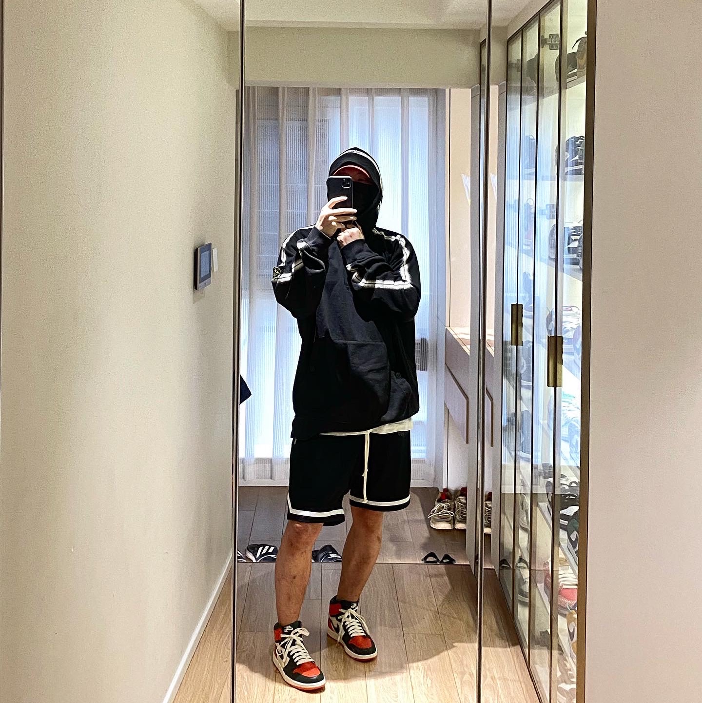 Supreme x Stone Island Stripe Hooded Sweatshirt Black - 22SS, Jordan 1 x SoleFly Retro High OG Art Basel 착용 스타일 - 3