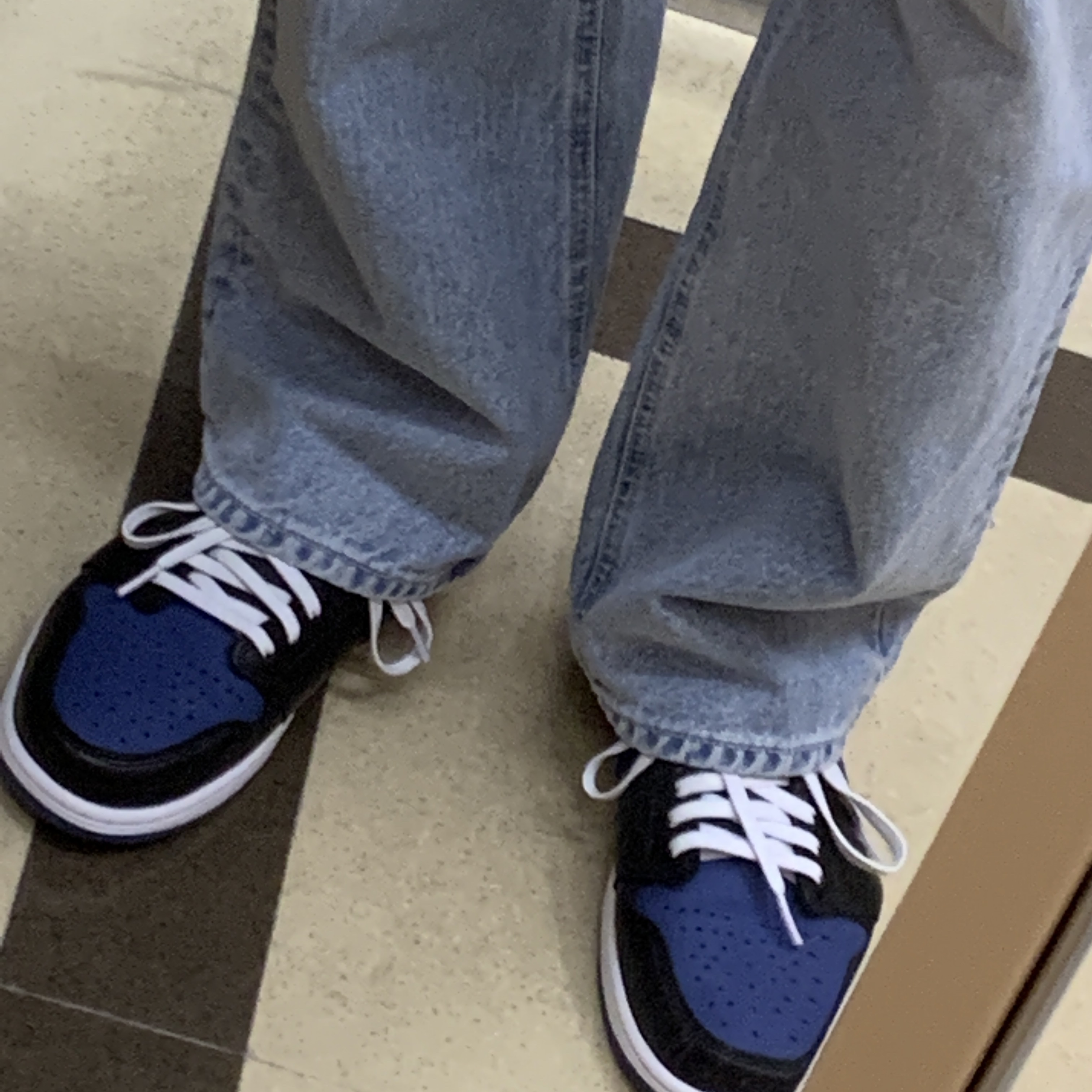 Jordan 1 Retro Low OG Mystic Navy 착용 스타일 - 1
