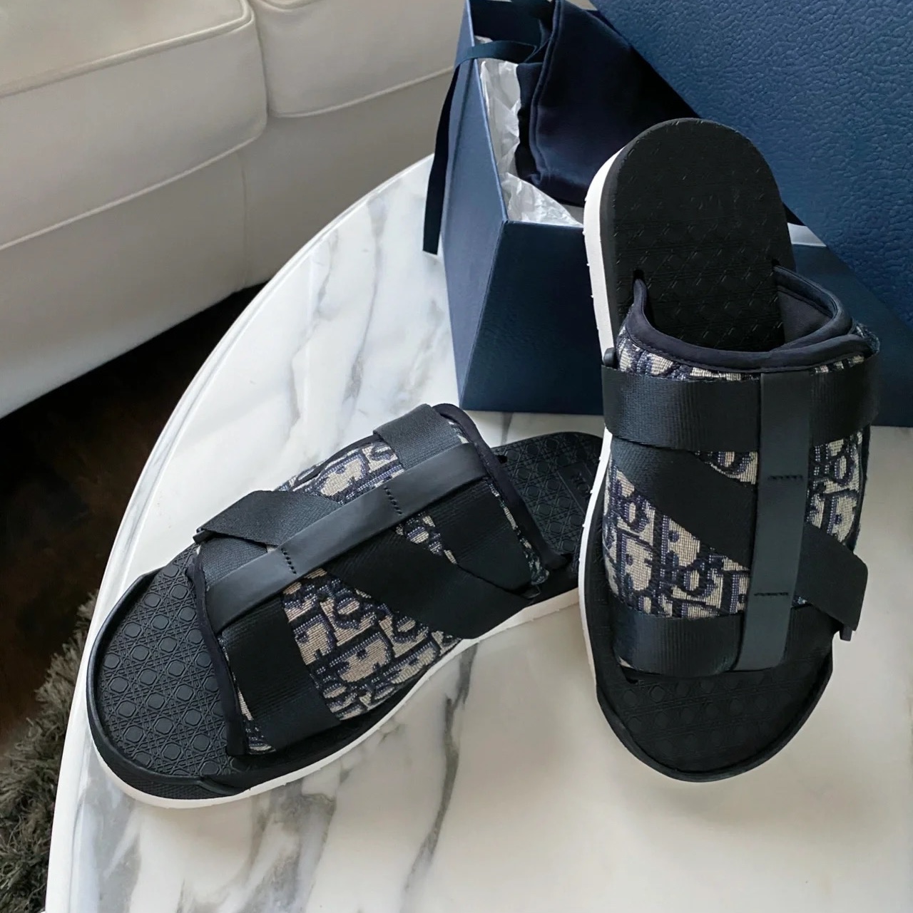 Dior Alpha Sandal Beige & Black Dior Oblique Jacquard 착용 스타일 - 3