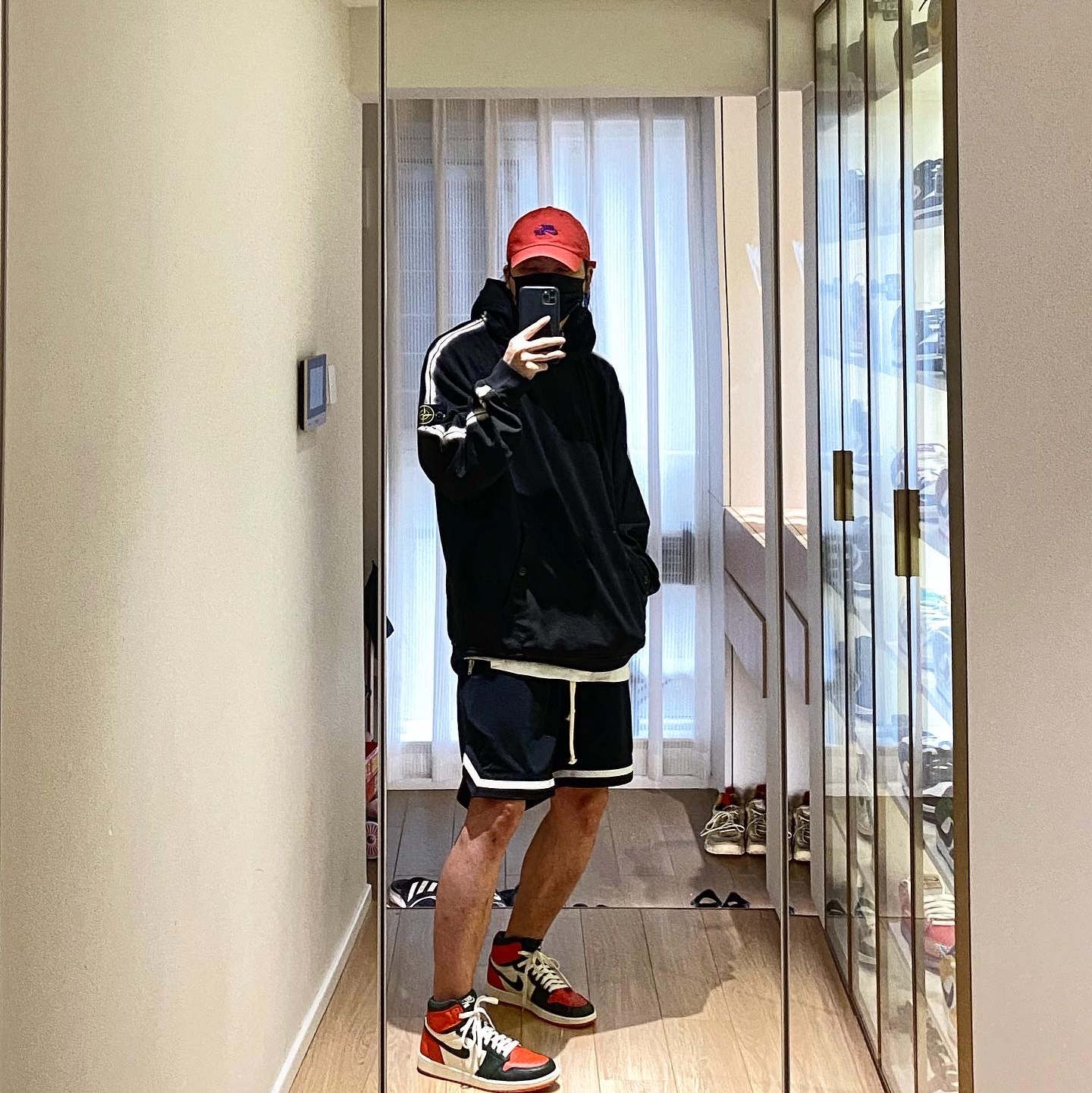 Supreme x Stone Island Stripe Hooded Sweatshirt Black - 22SS, Jordan 1 x SoleFly Retro High OG Art Basel 착용 스타일 - 1