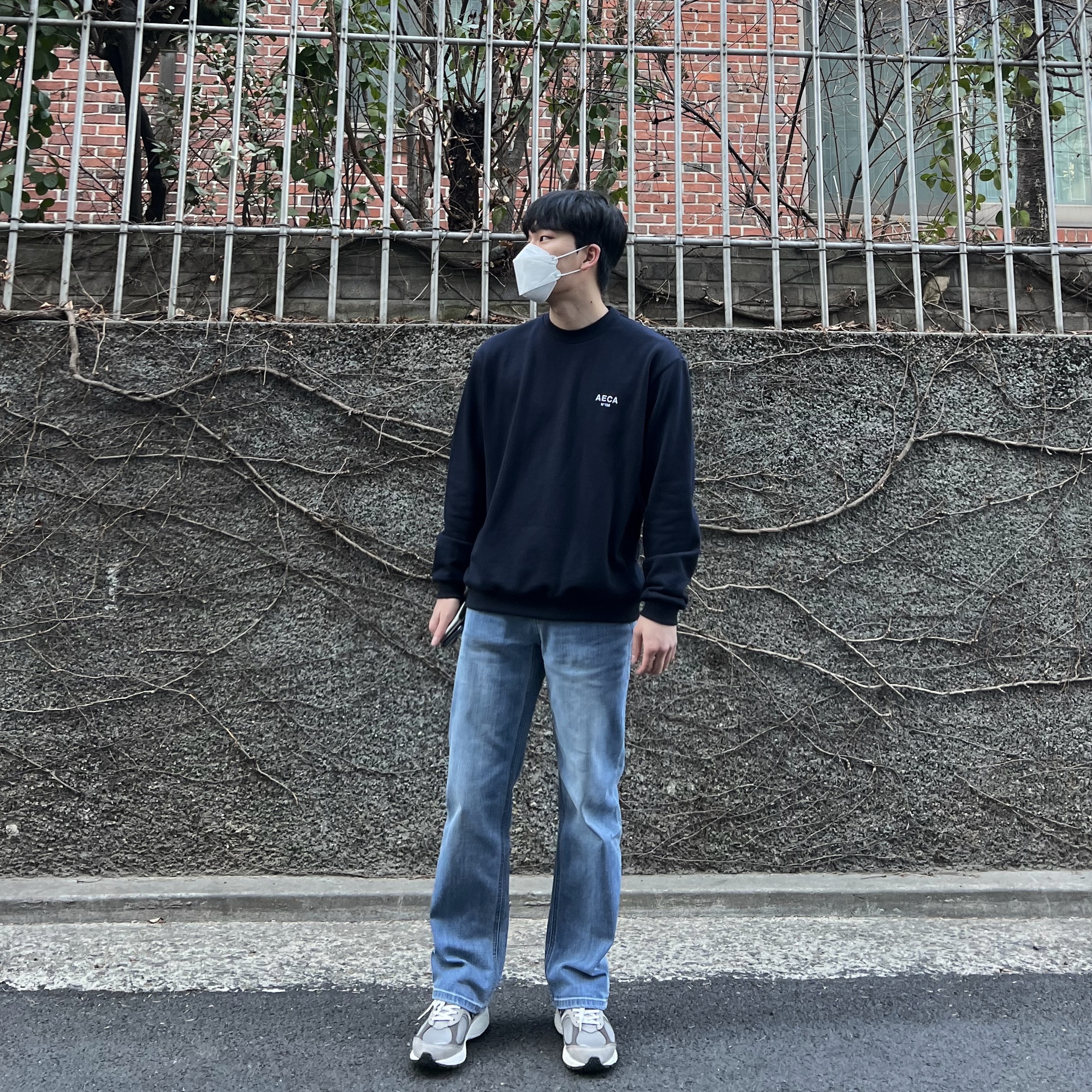 New Balance 2002 Warm Alpaca 착용 스타일