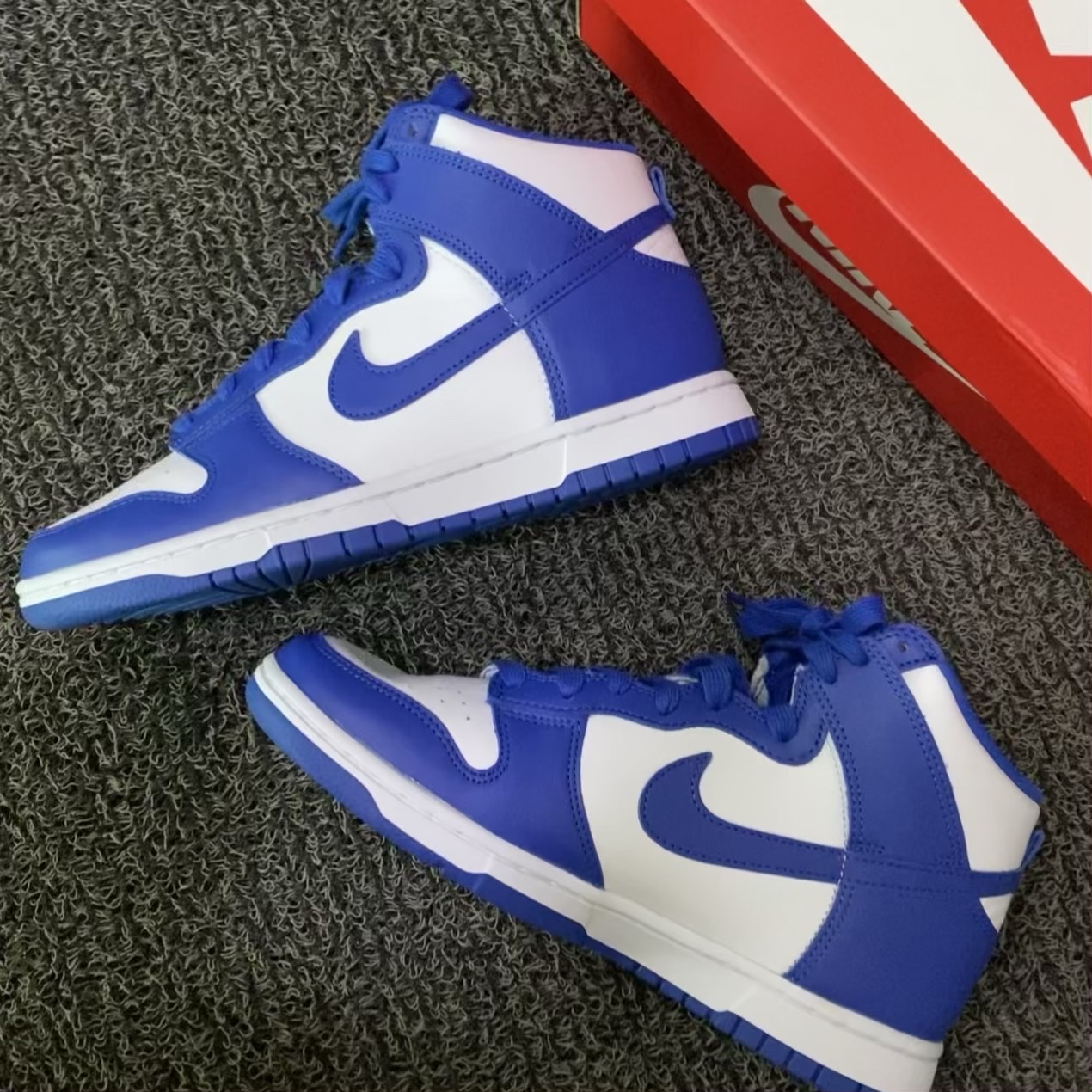Nike Dunk High Retro Game Royal 착용 스타일