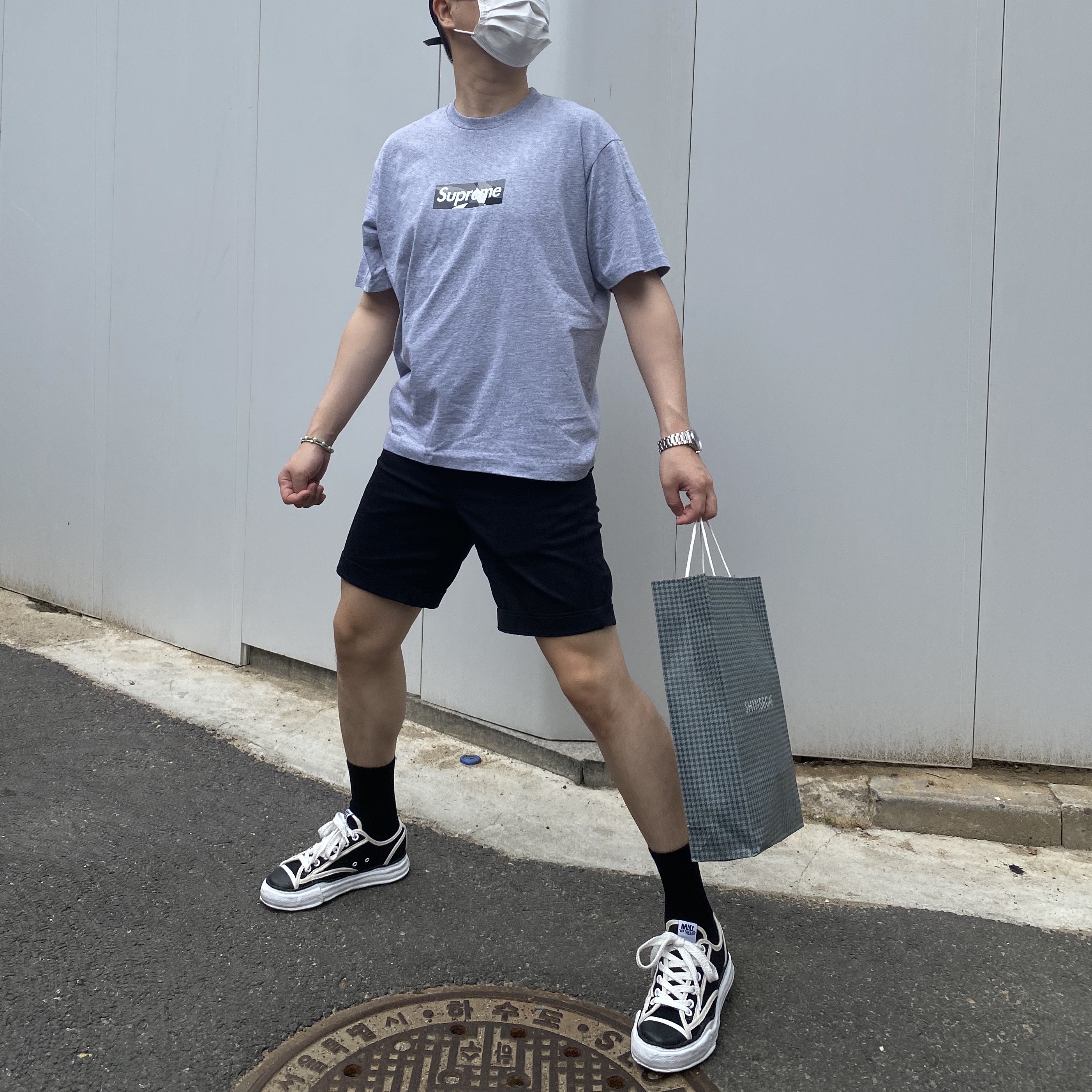 Maison Mihara Yasuhiro Peterson OG Sole Trick Detail Low Cut Sneakers Black, Supreme x Emilio Pucci Box Logo T-Shirt Heather Grey Black - 21SS 착용 스타일