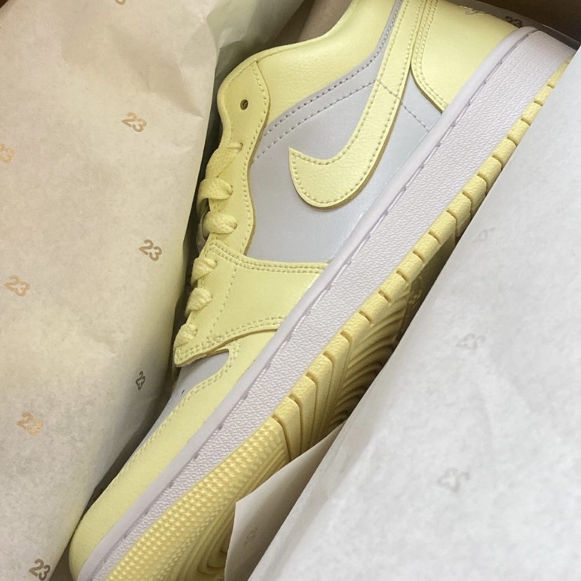 (W) Jordan 1 Low Citron Tint 착용 스타일 - 2