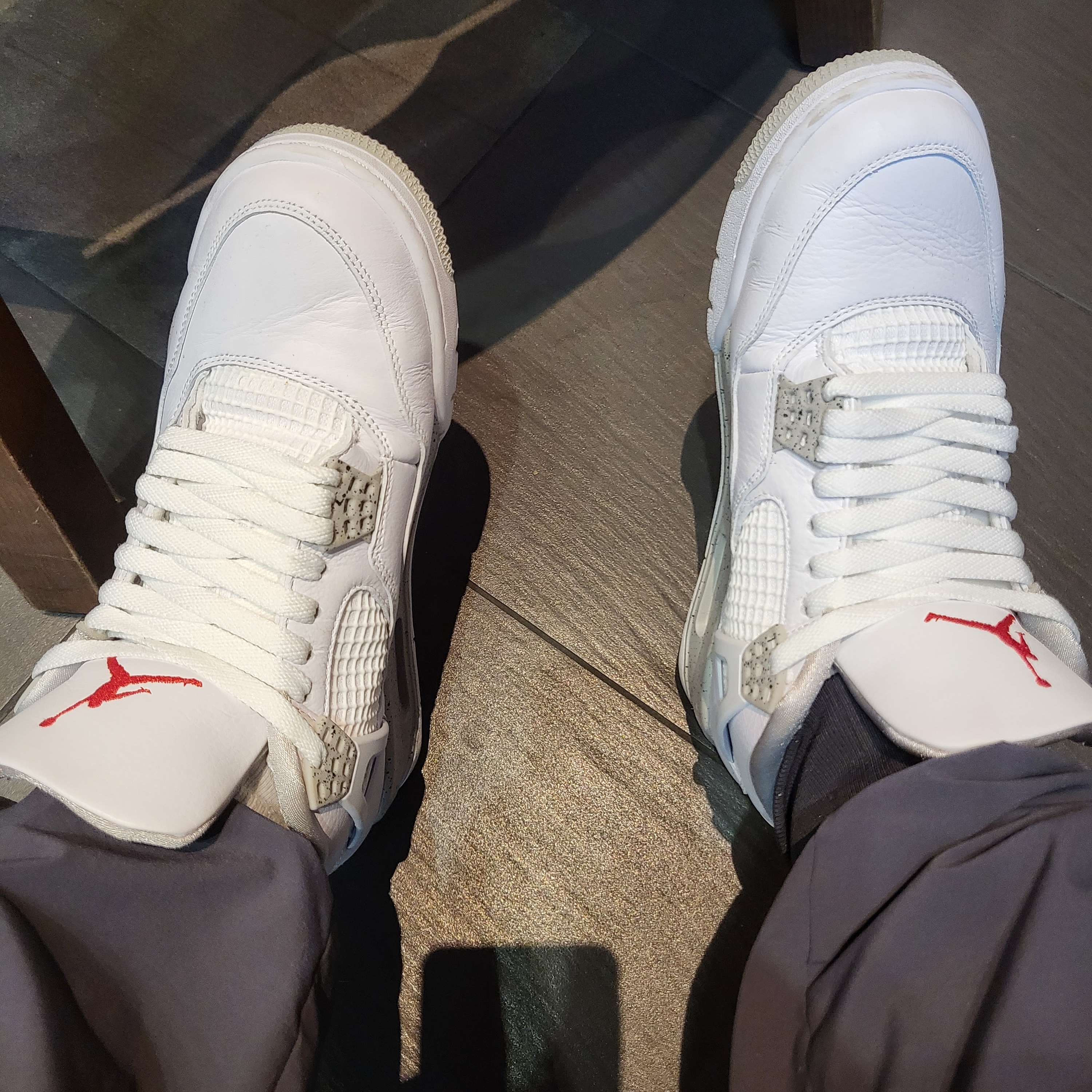Jordan 4 Retro Tech White 착용 스타일