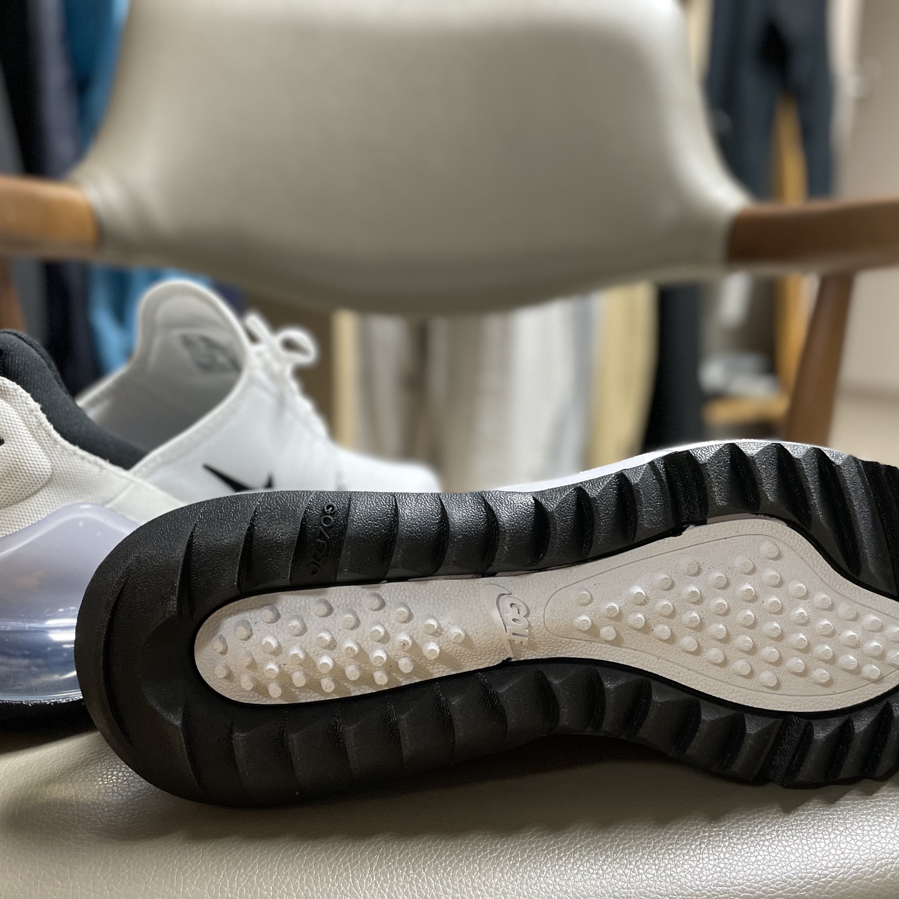 Nike Air Max 270 Golf White Black 착용 스타일 - 2