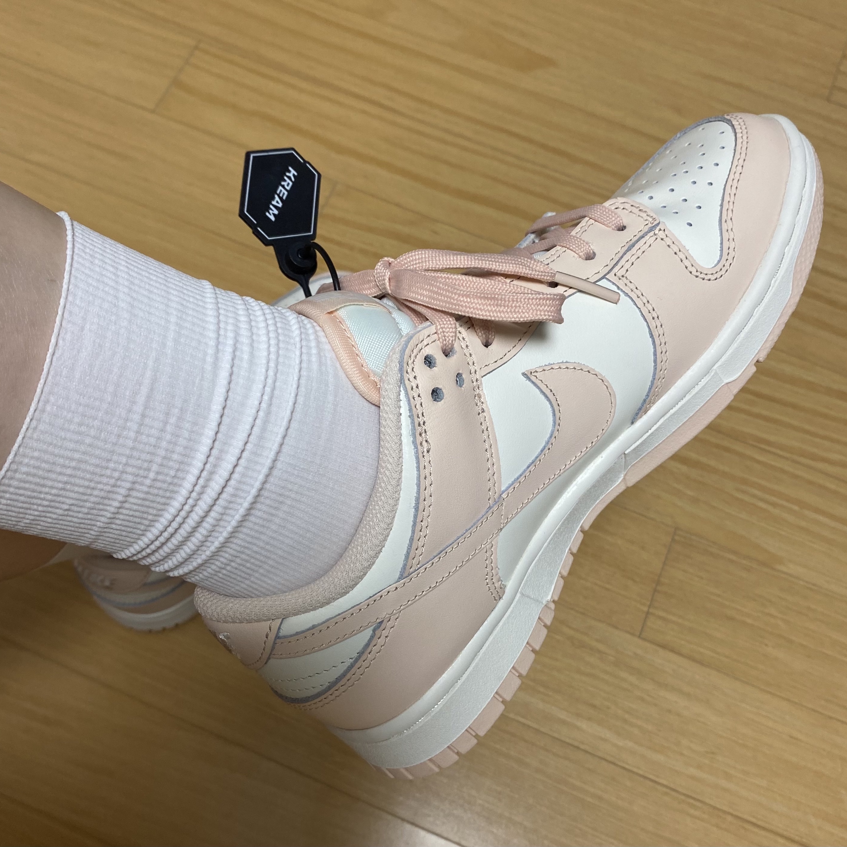 (W) Nike Dunk Low Orange Pearl 착용 스타일 - 3