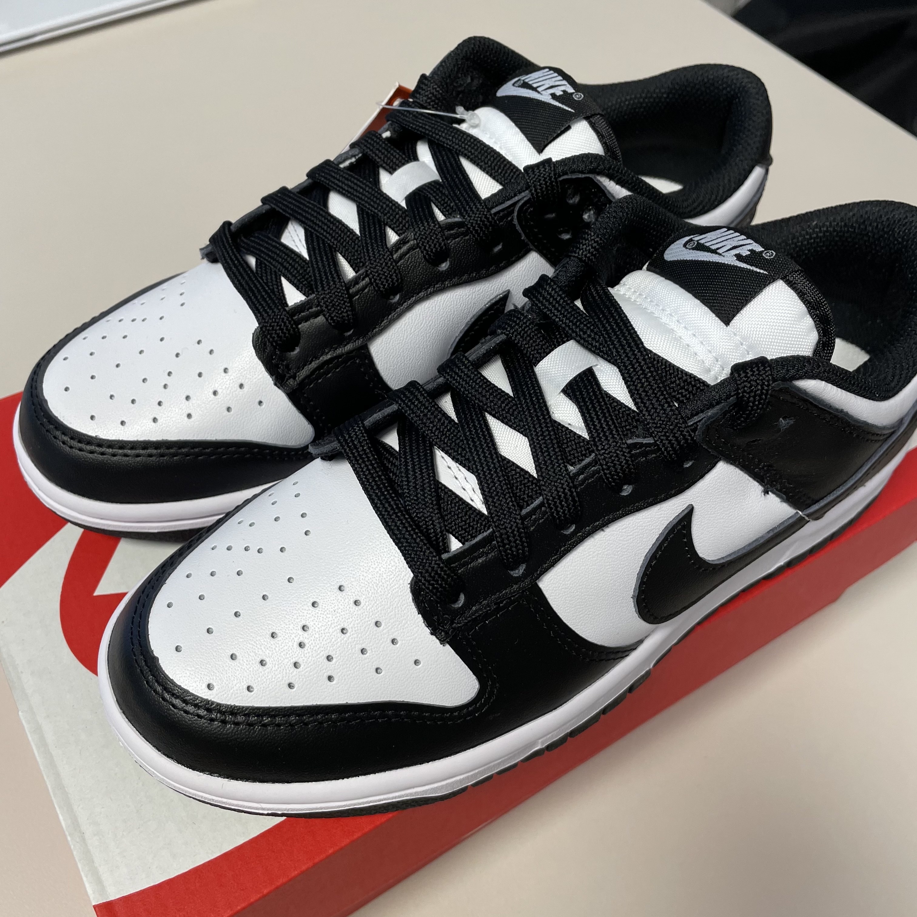 (W) Nike Dunk Low Black 착용 스타일