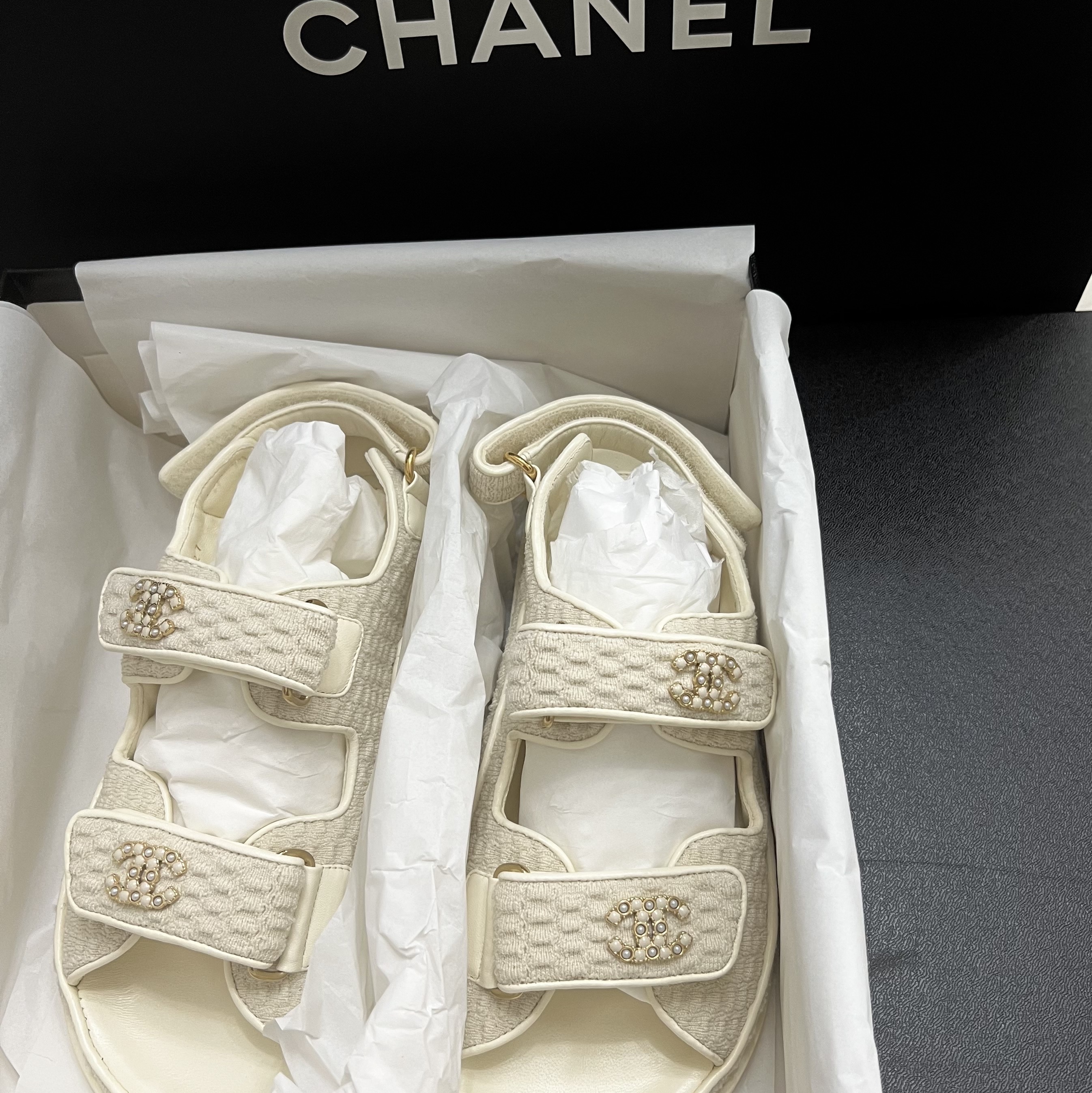 (W) Chanel Sandals Knitwear & Ivory 착용 스타일