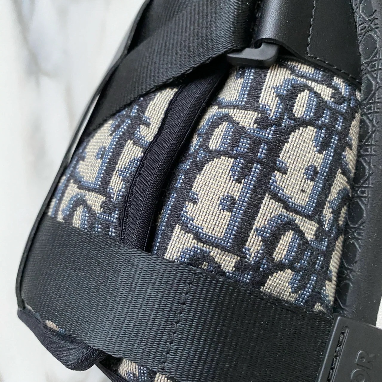 Dior Alpha Sandal Beige & Black Dior Oblique Jacquard 착용 스타일 - 5