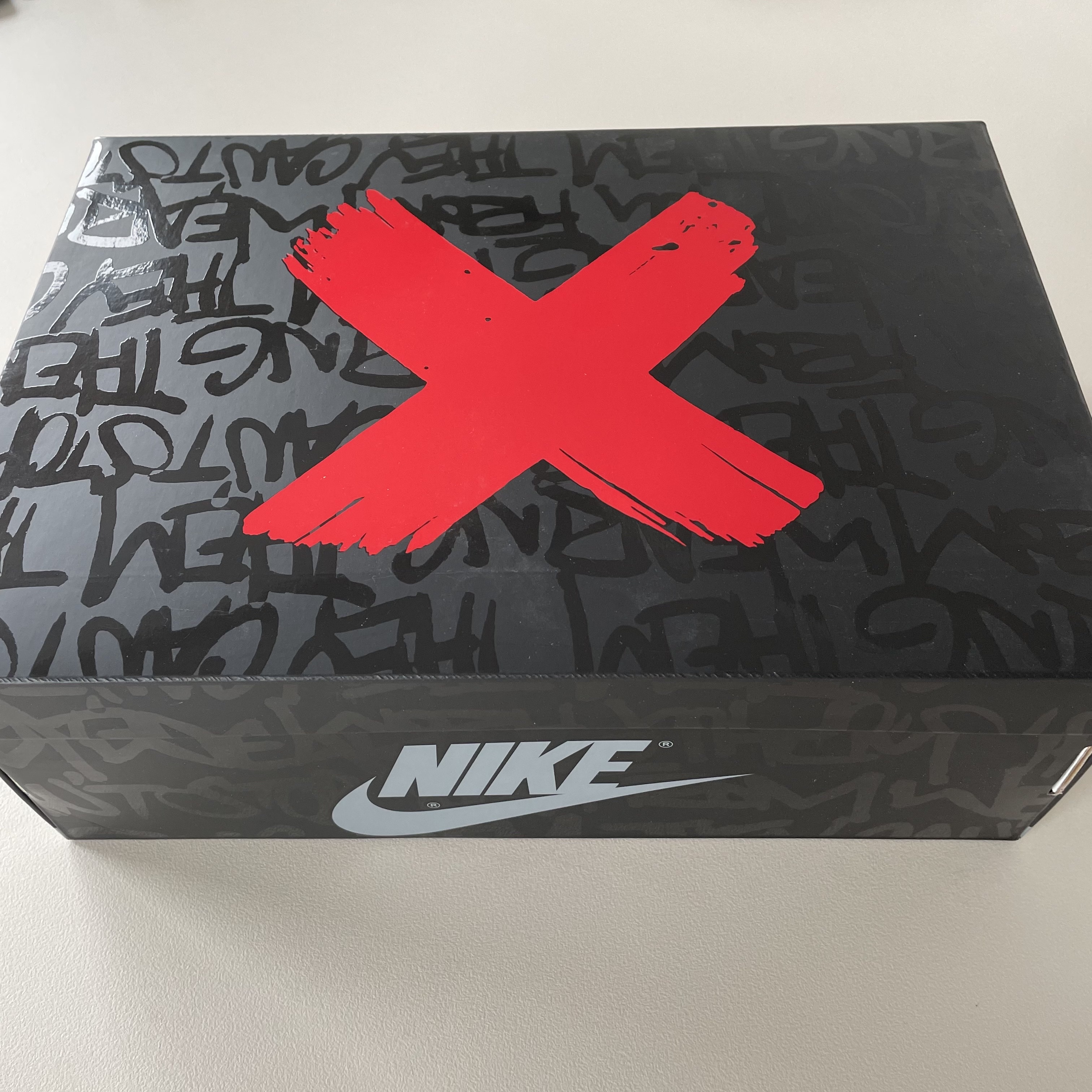 Jordan 1 Retro High OG Rebellionaire 착용 스타일 - 1