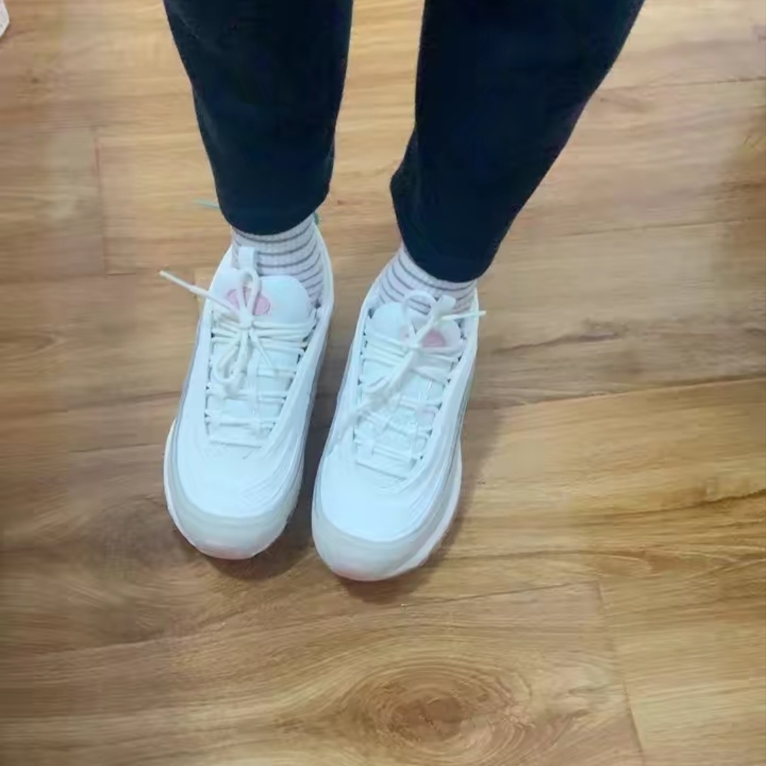 (W) Nike Air Max 97 Summit White Rose 착용 스타일 - 1