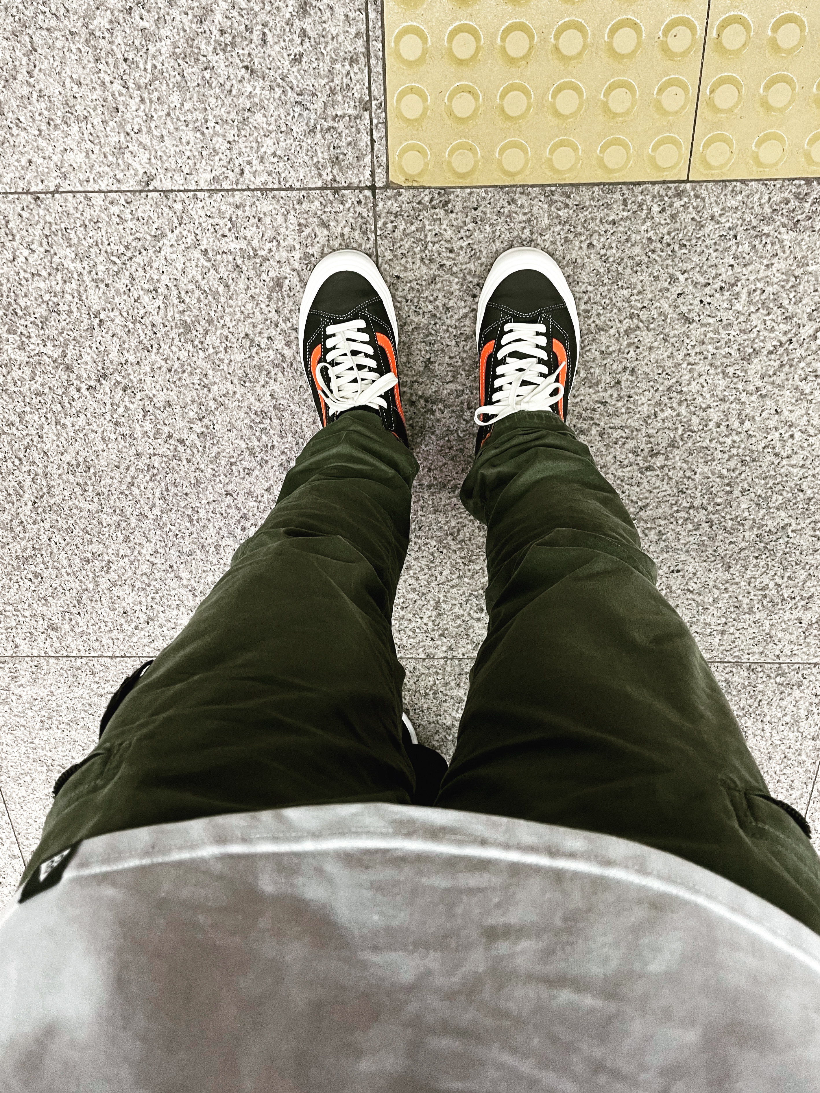 Vans Vault Style 36 VLT LX Flame Black, Stone Island 312L1 T.CO+OLD Cargo Pants Dark Green - 20FW 착용 스타일