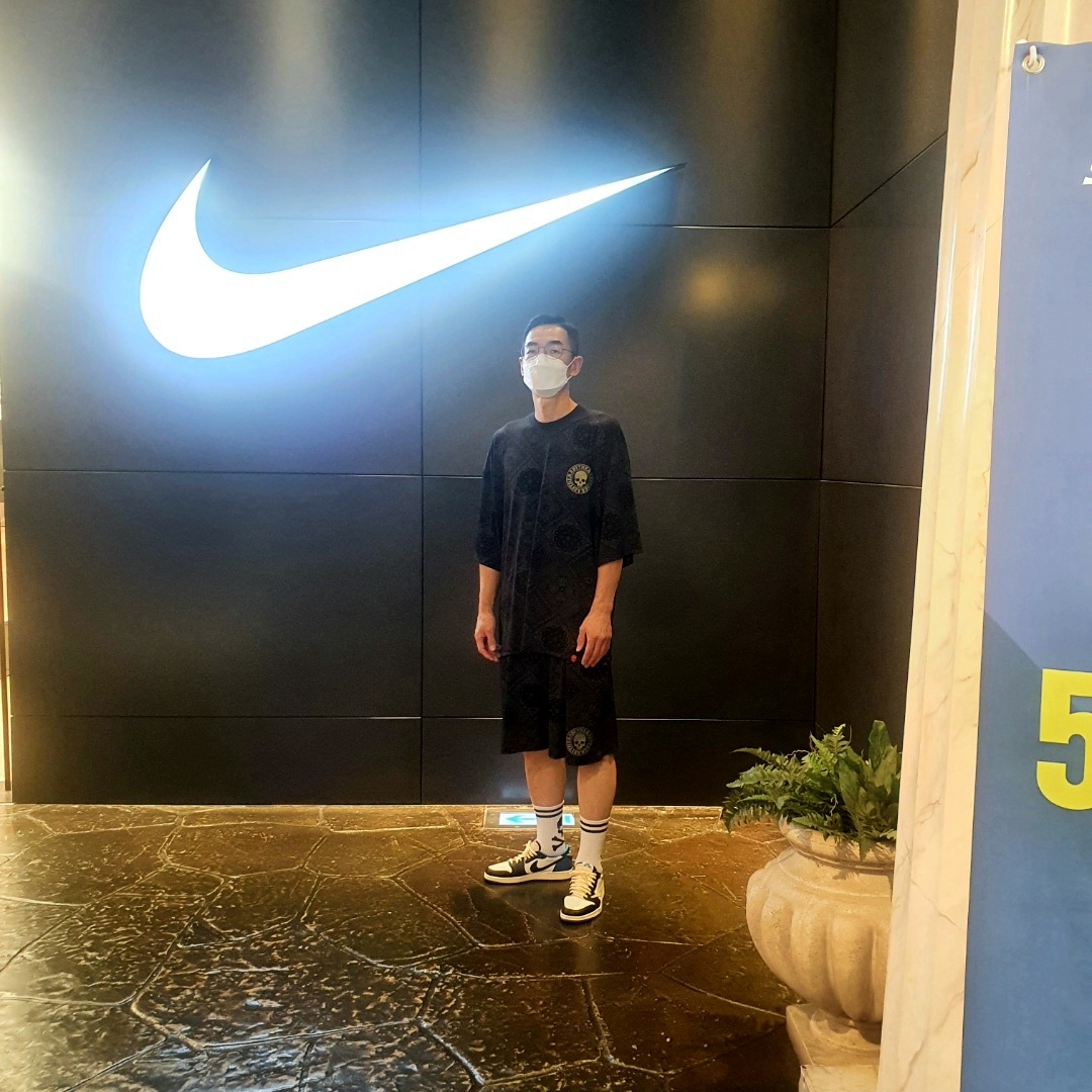 Jordan 1 x Travis Scott x Fragment Retro Low OG SP Military Blue 착용 스타일
