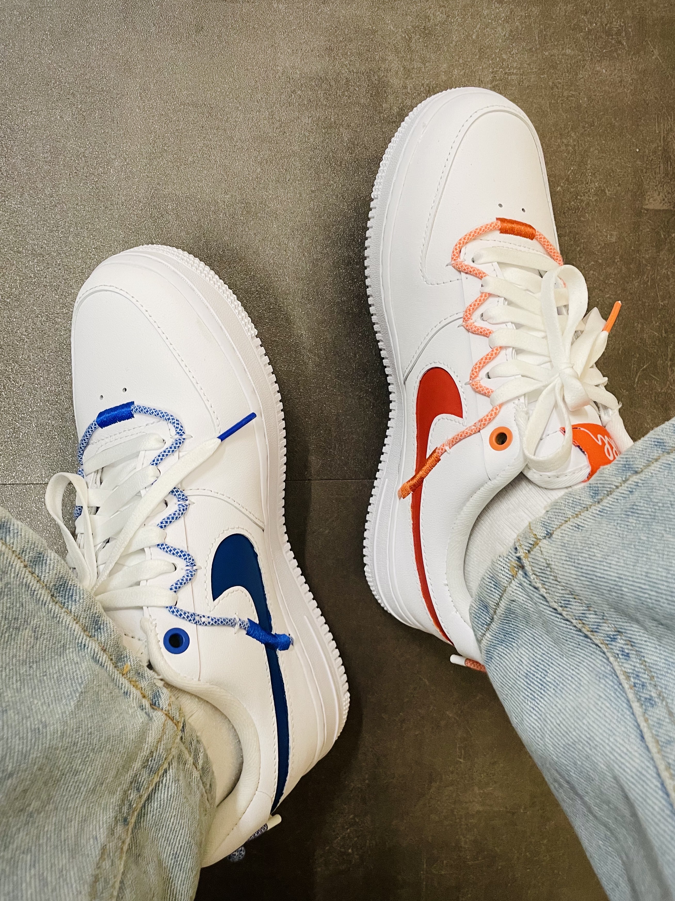 (W) Nike Air Force 1 '07 LX White Safety Orange 착용 스타일 - 2