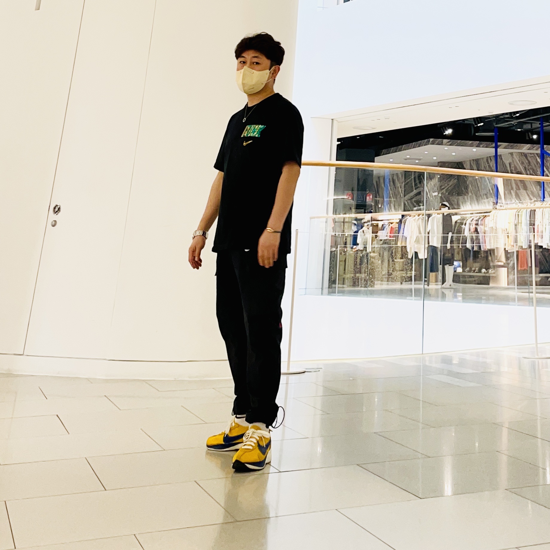 Nike Moon Racer Yellow Ochre Gym Blue, Nike Rayguns 90 Short Sleeve T-Shirt - Asia 착용 스타일