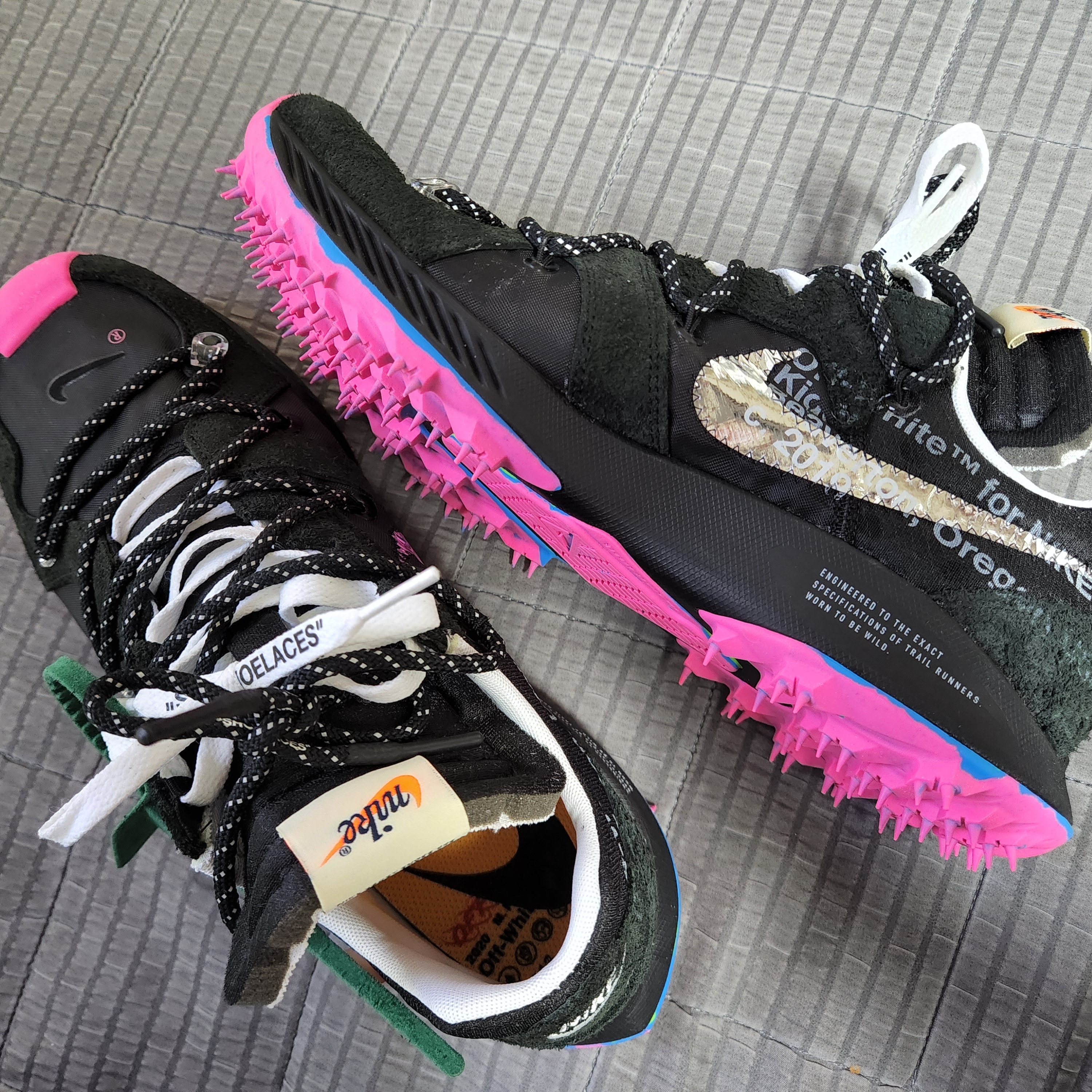 (W) Nike x Off-White Zoom Terra Kiger 5 Black 착용 스타일 - 1