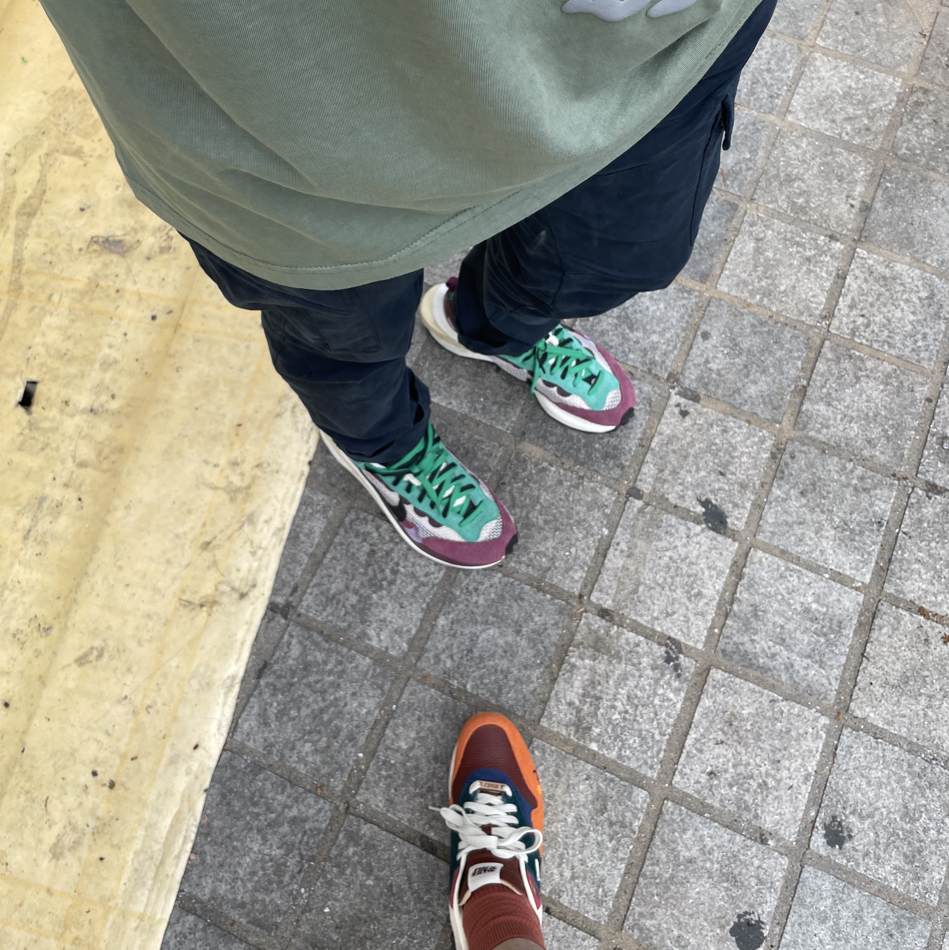 Nike x Kasina Air Max 1 SP Won-Ang Orange, Nike x Sacai VaporWaffle String & Black Villain Red 착용 스타일