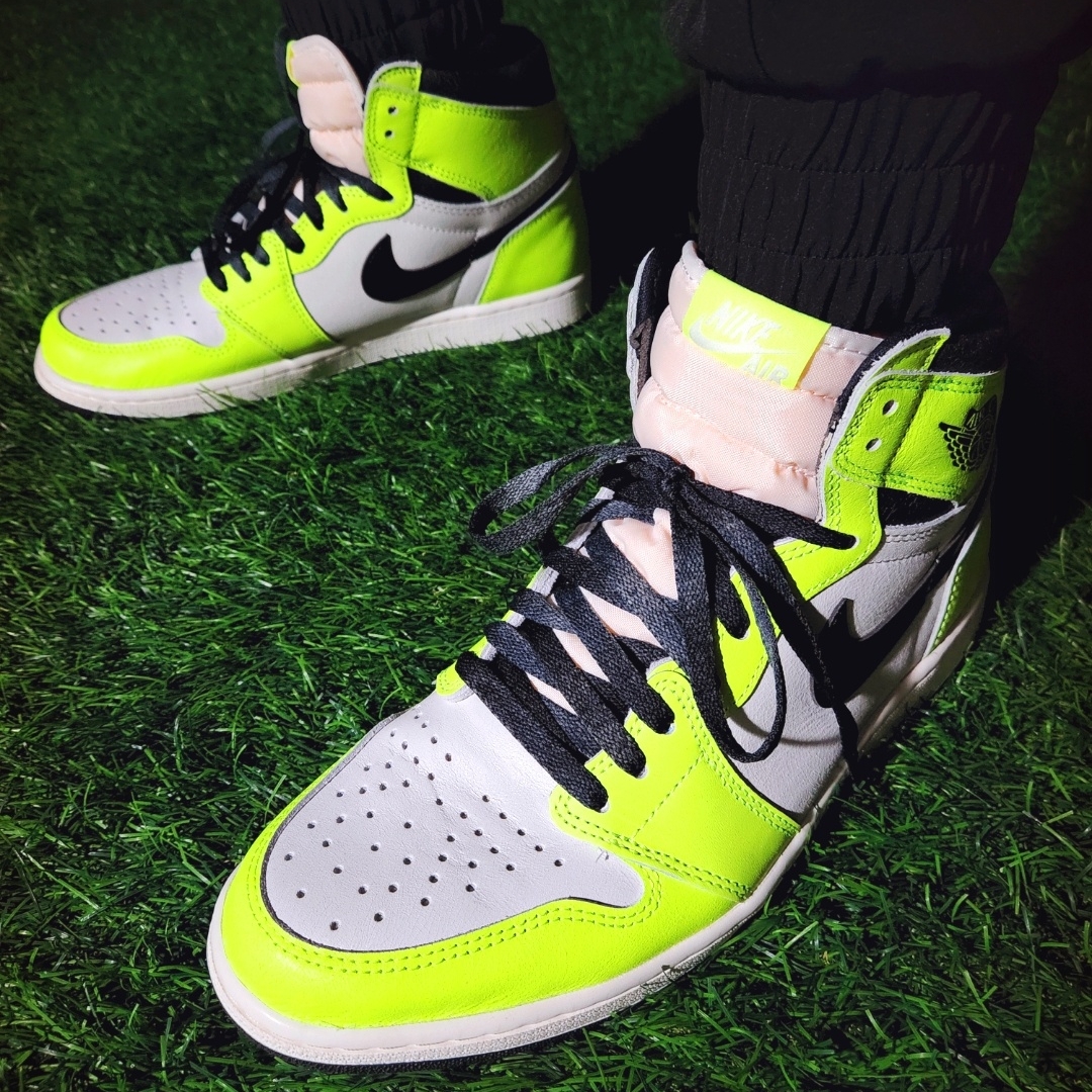 Jordan 1 Retro High OG Volt 착용 스타일 - 5