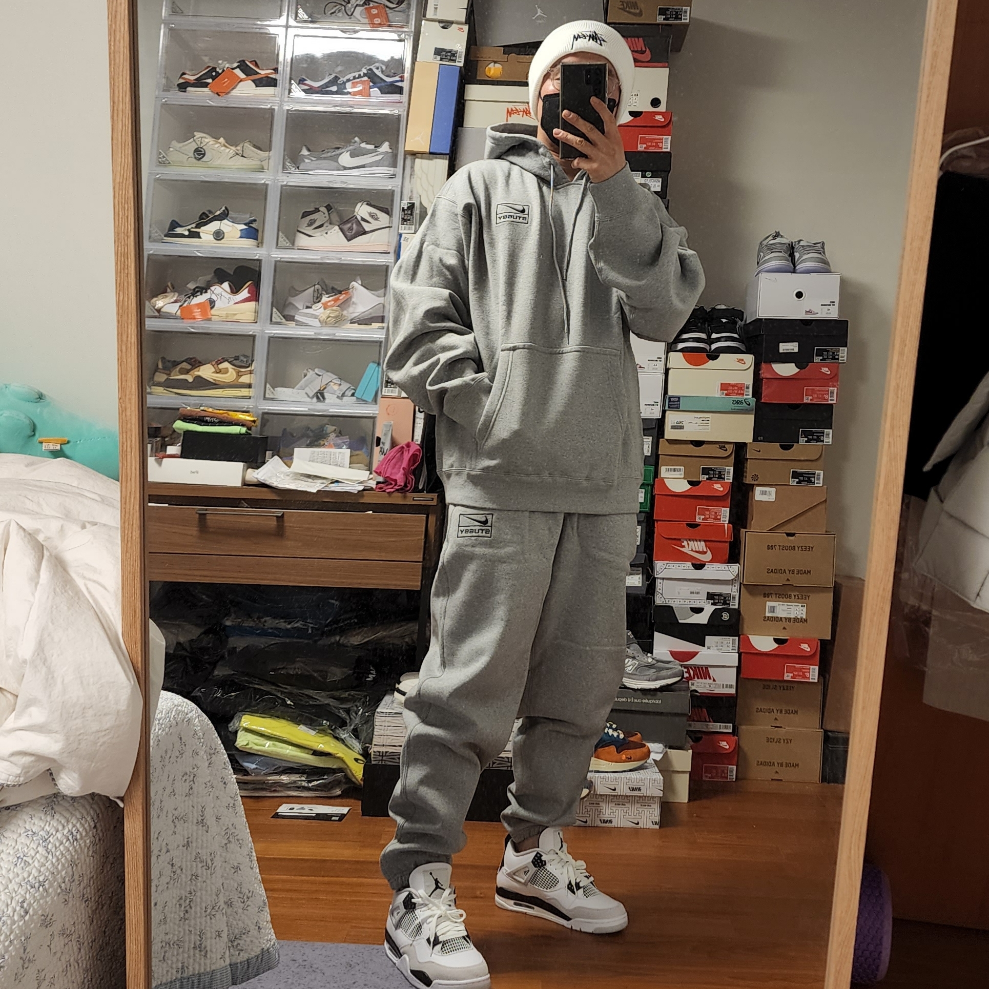 Nike x Stussy NRG RA Fleece Pants Dark Grey Heather (DJ9490-063), Nike x Stussy NRG RA Pullover Hoodie Dark Grey Heather (DJ9488-063) 착용 스타일 - 1