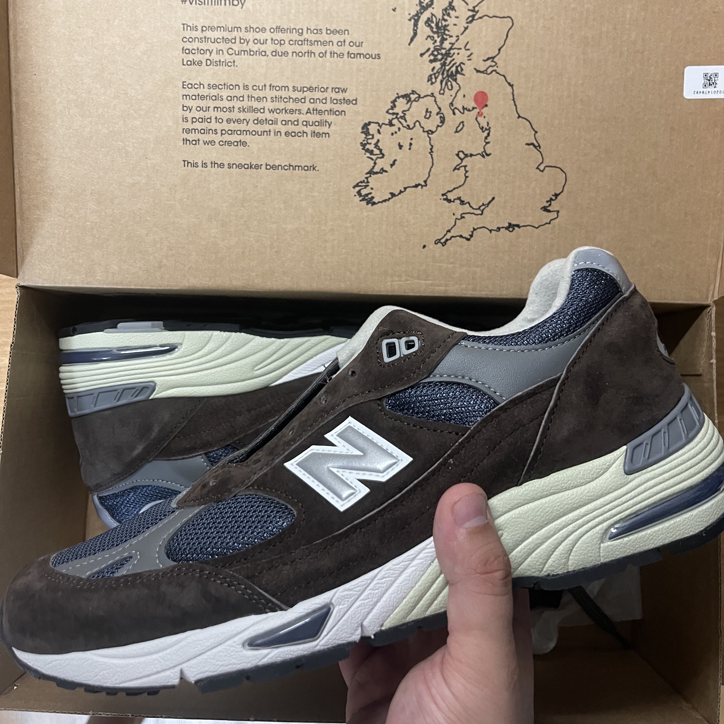 New Balance 991 Made in UK Brown 착용 스타일 - 3