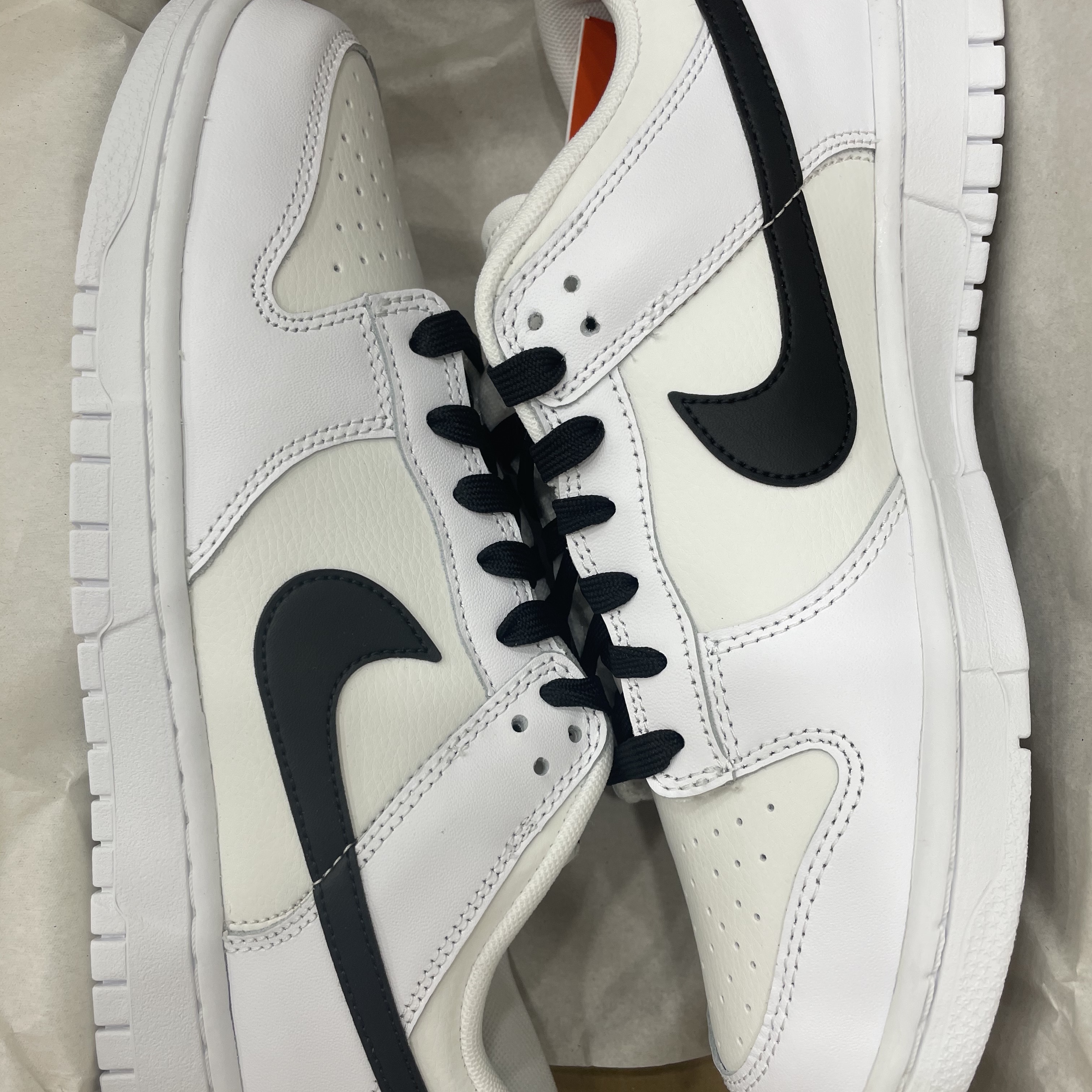 Nike Dunk Low Retro Summit White 착용 스타일