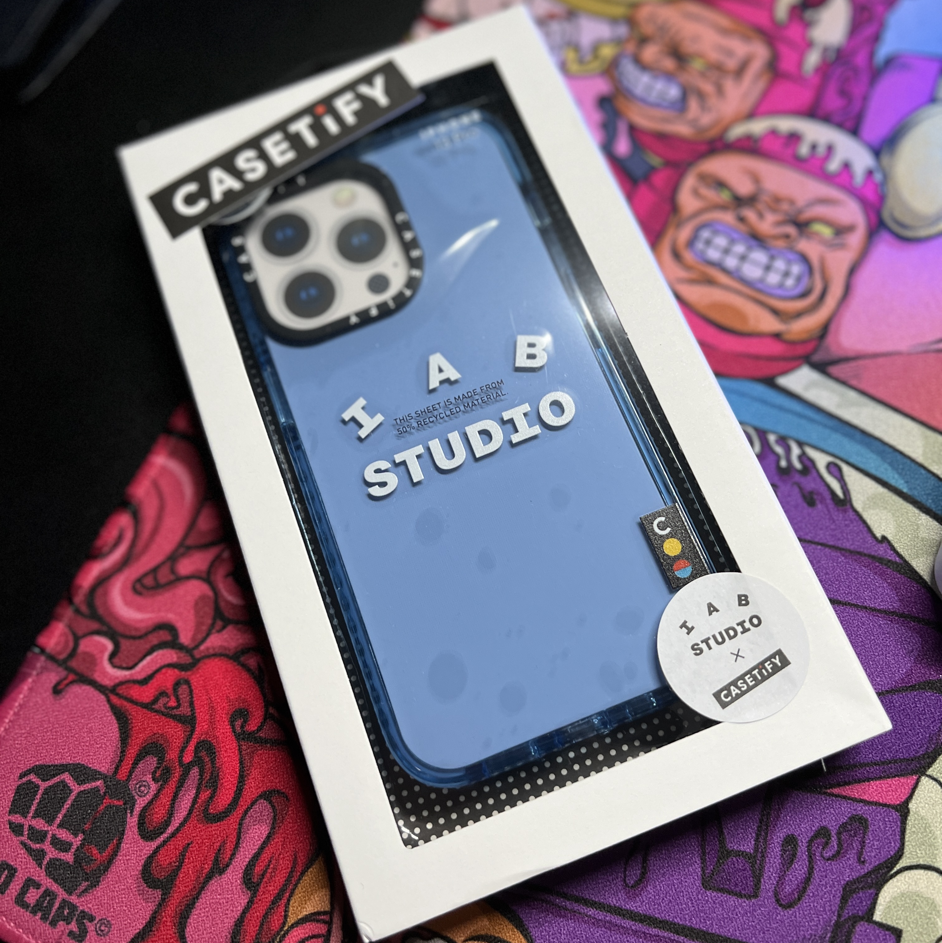 Casetify x IAB Studio iPhone White Logo Impact Case Sierra Blue 착용 스타일