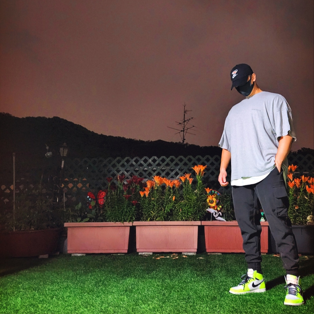 Jordan 1 Retro High OG Volt 착용 스타일 - 1