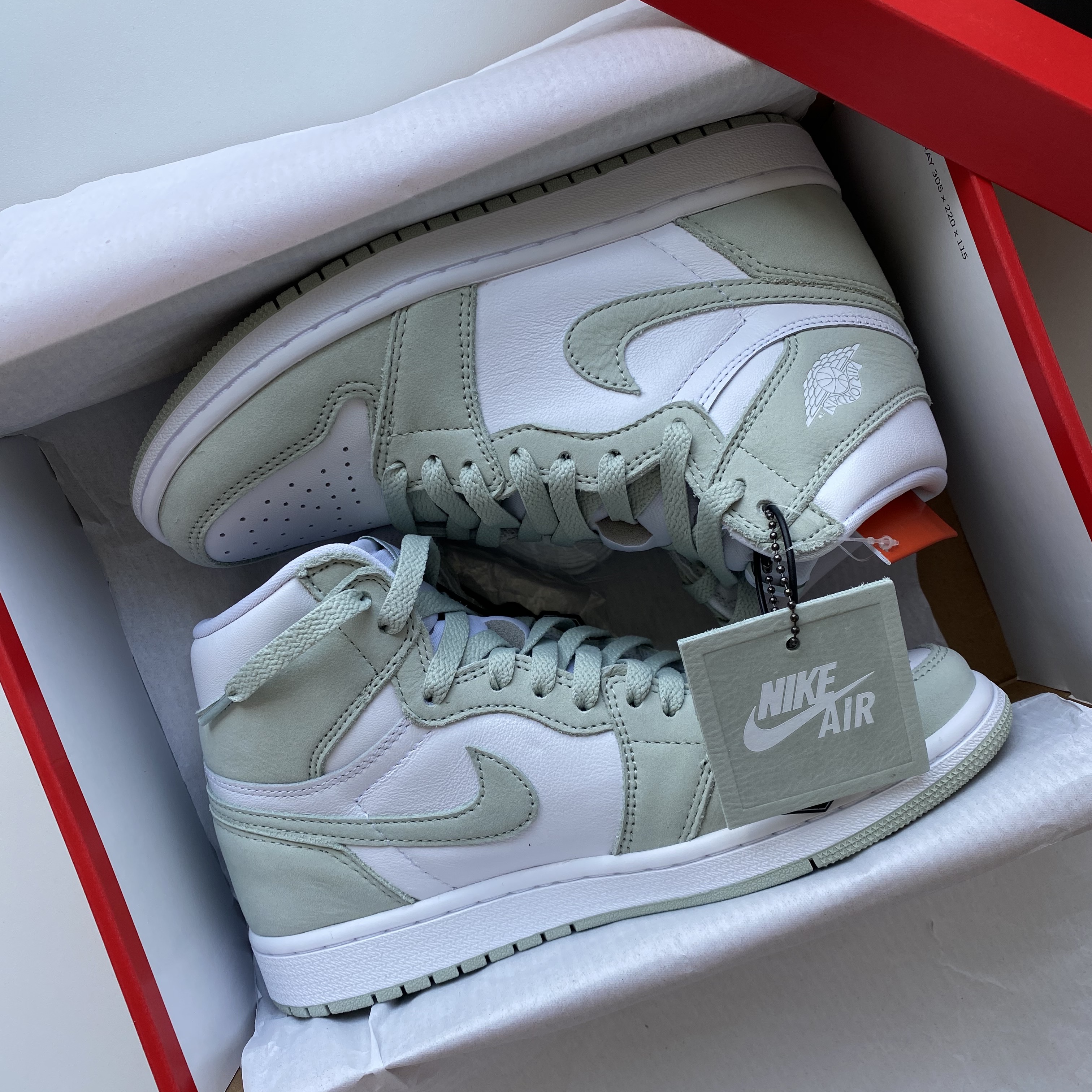 (W) Jordan 1 Retro High OG Seafoam 착용 스타일 - 2