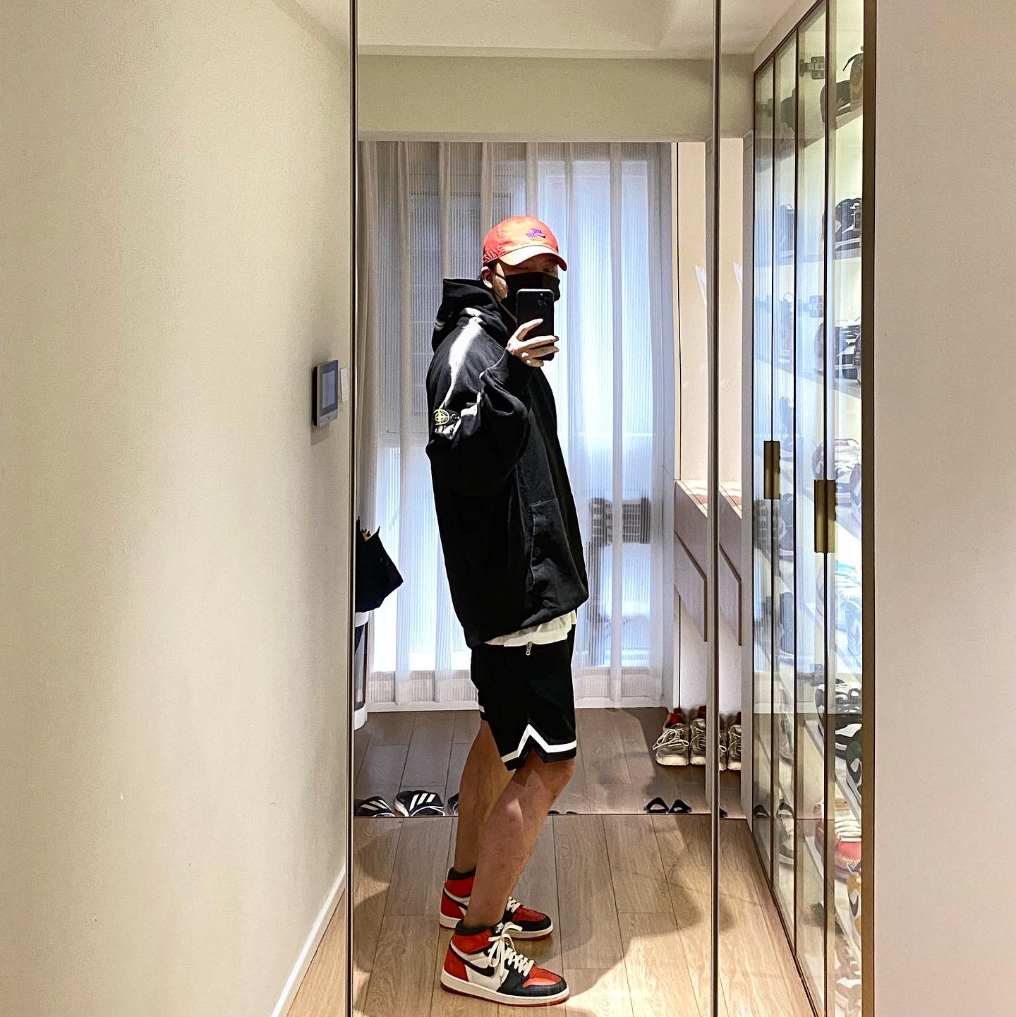 Supreme x Stone Island Stripe Hooded Sweatshirt Black - 22SS, Jordan 1 x SoleFly Retro High OG Art Basel 착용 스타일 - 2
