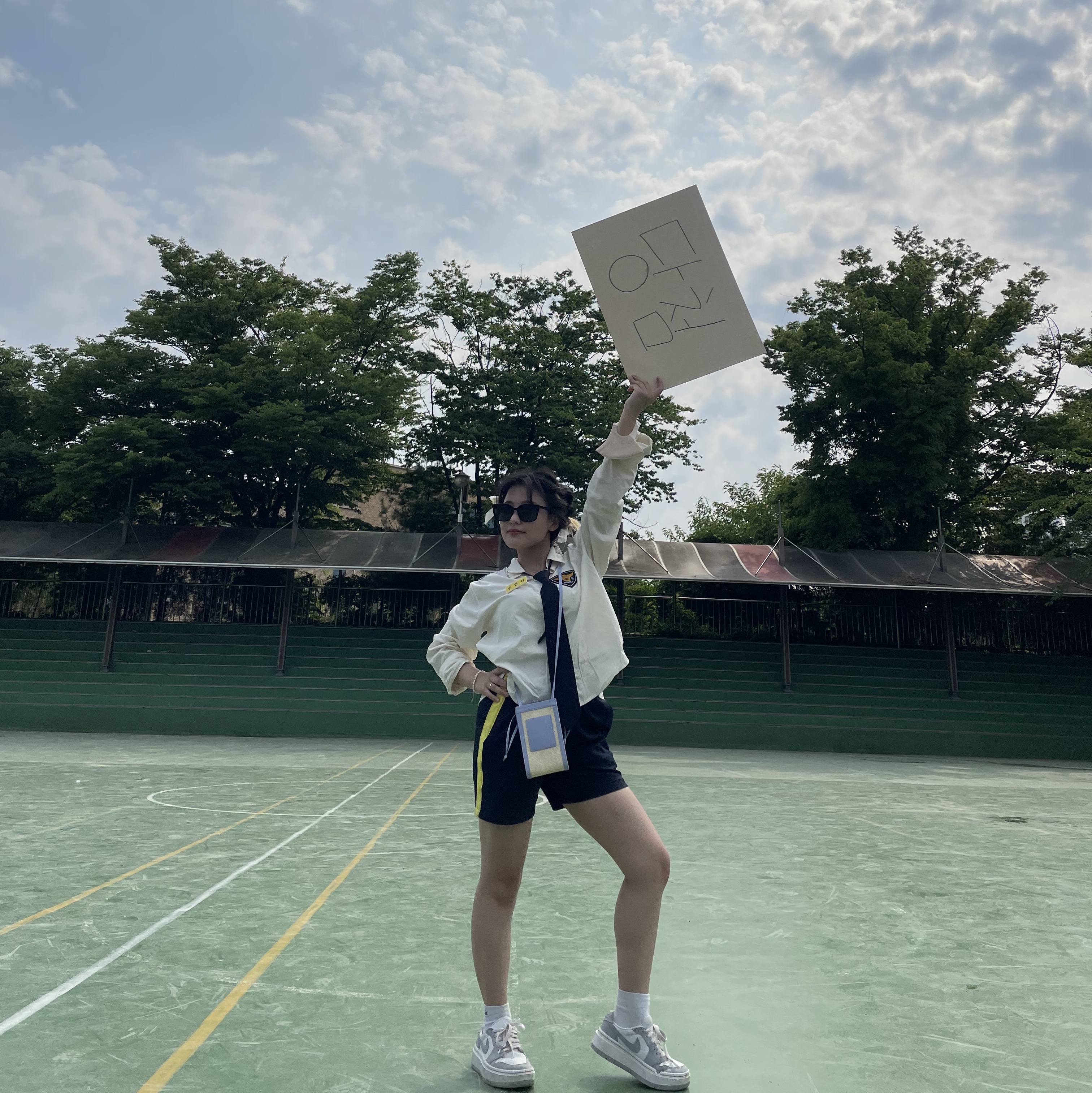 (W) Jordan 1 Elevate Low White and Wolf Grey 착용 스타일 - 3
