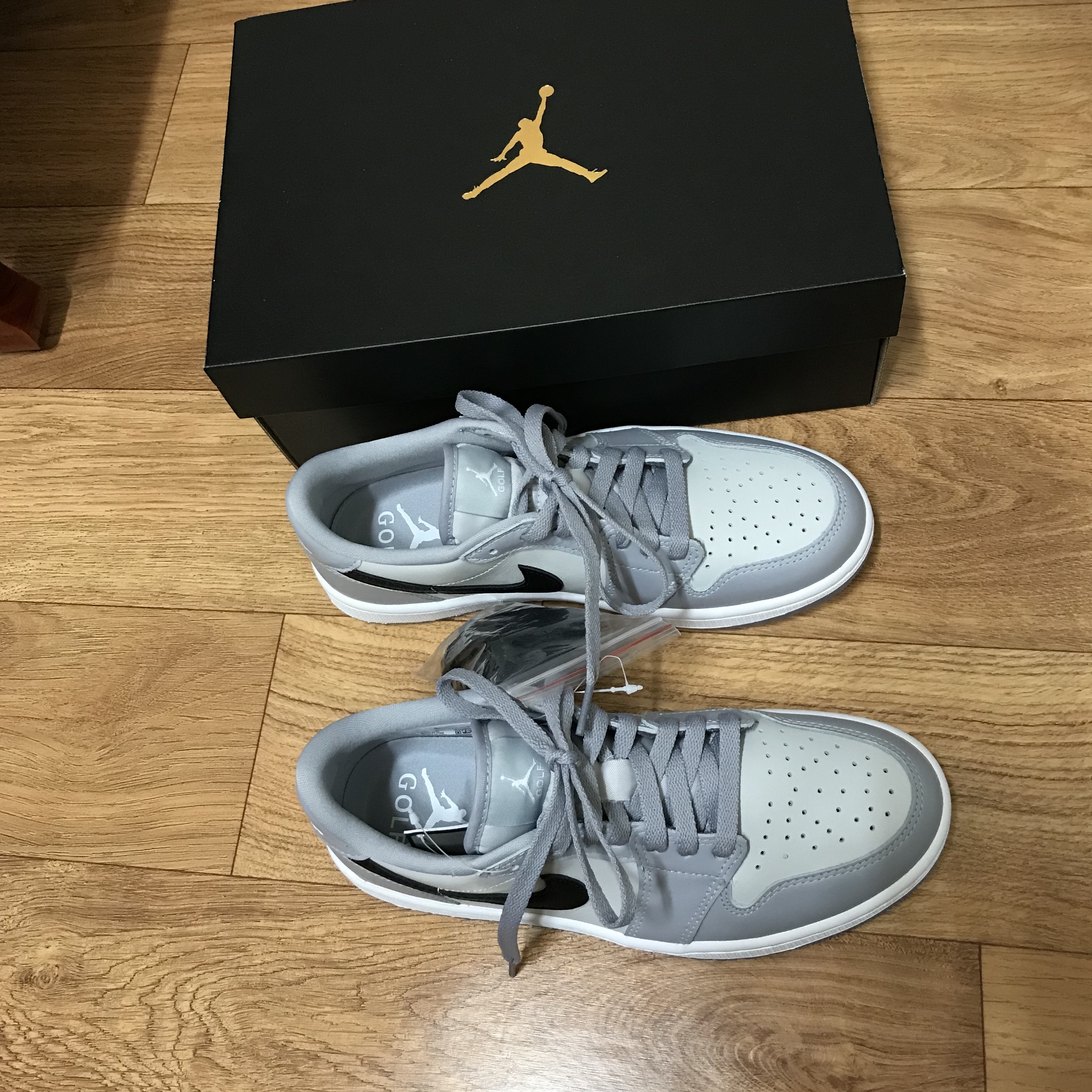 Jordan 1 Low Golf Wolf Grey 착용 스타일