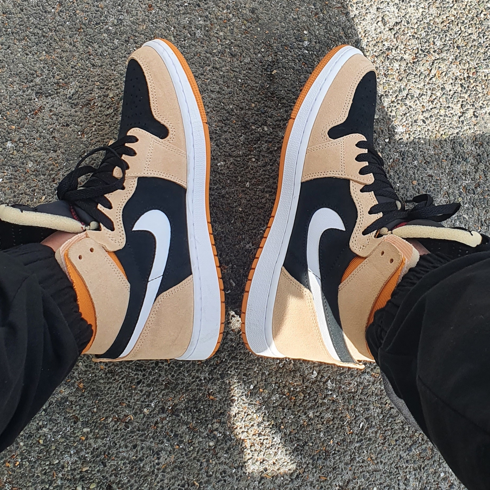 Jordan 1 Zoom Air CMFT Pumpkin Spice 착용 스타일