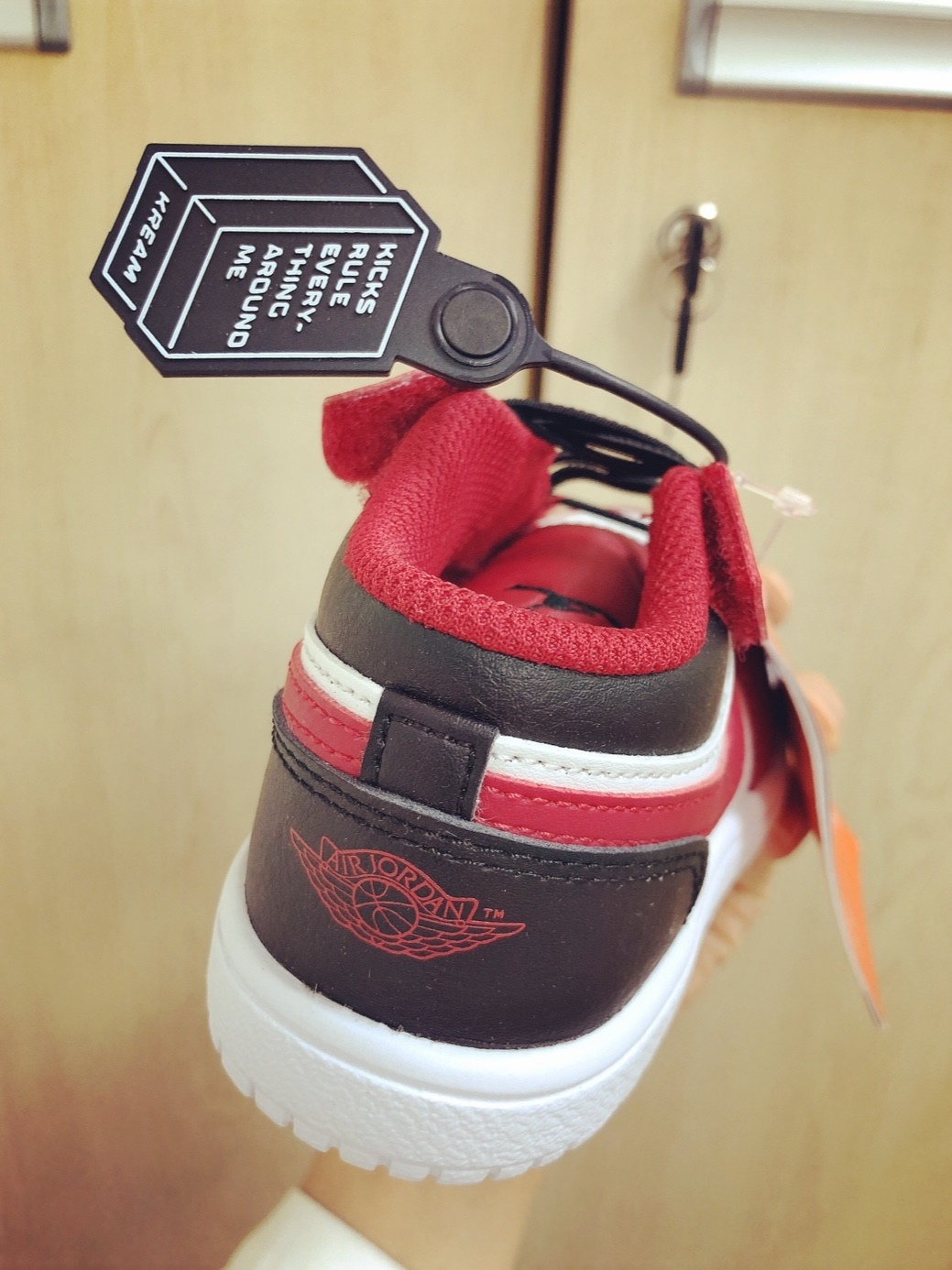 (TD) Jordan 1 Low Alt White Gym Red Black 착용 스타일 - 3