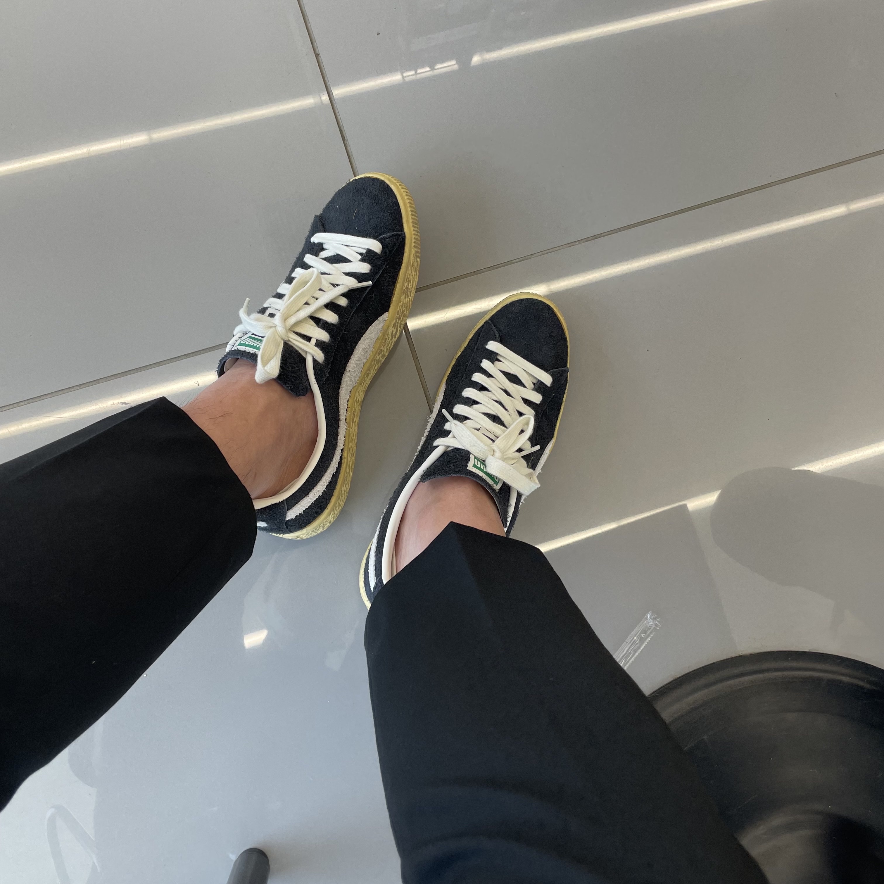 Puma Suede VTG The Never Worn Black 착용 스타일