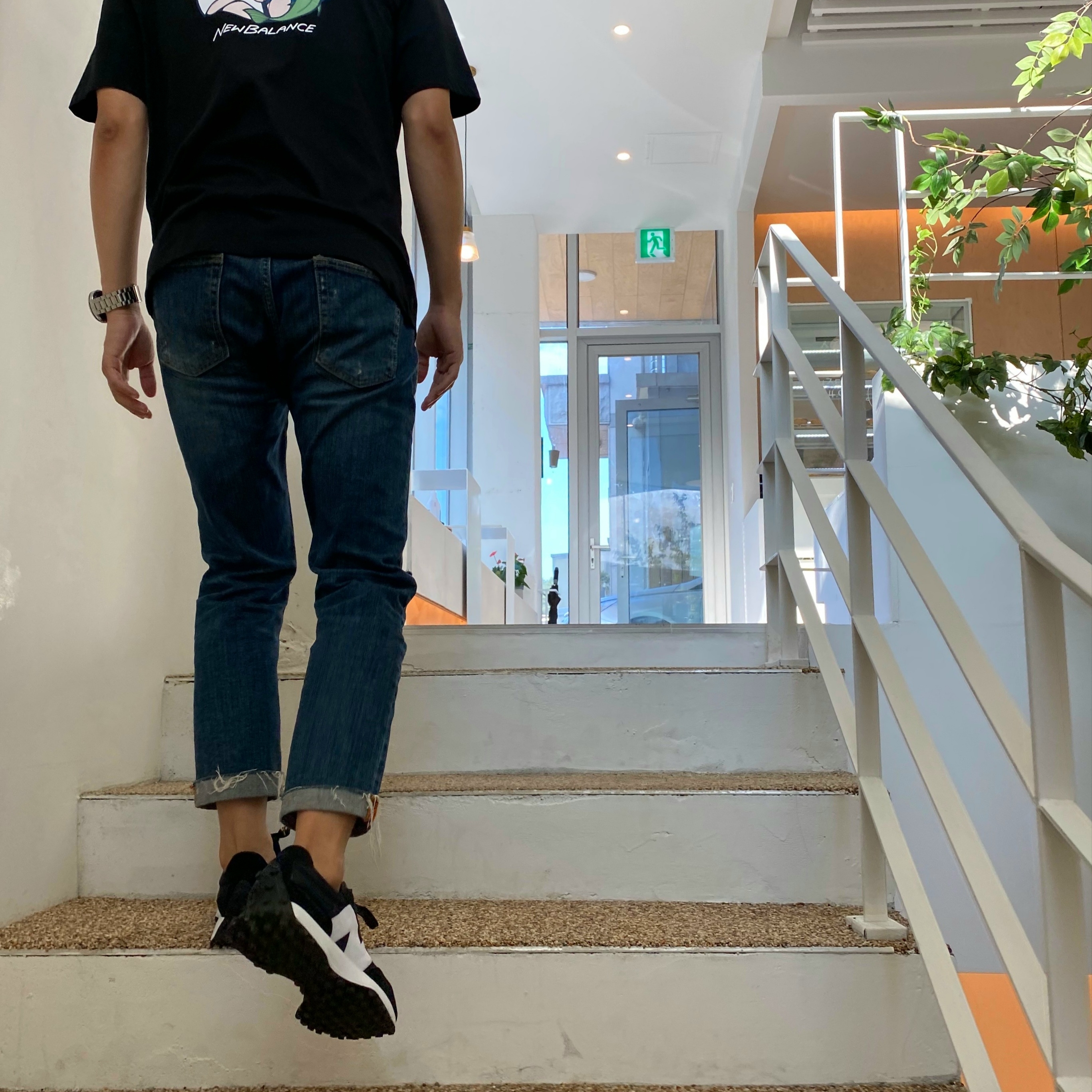 New Balance 327 Black 착용 스타일